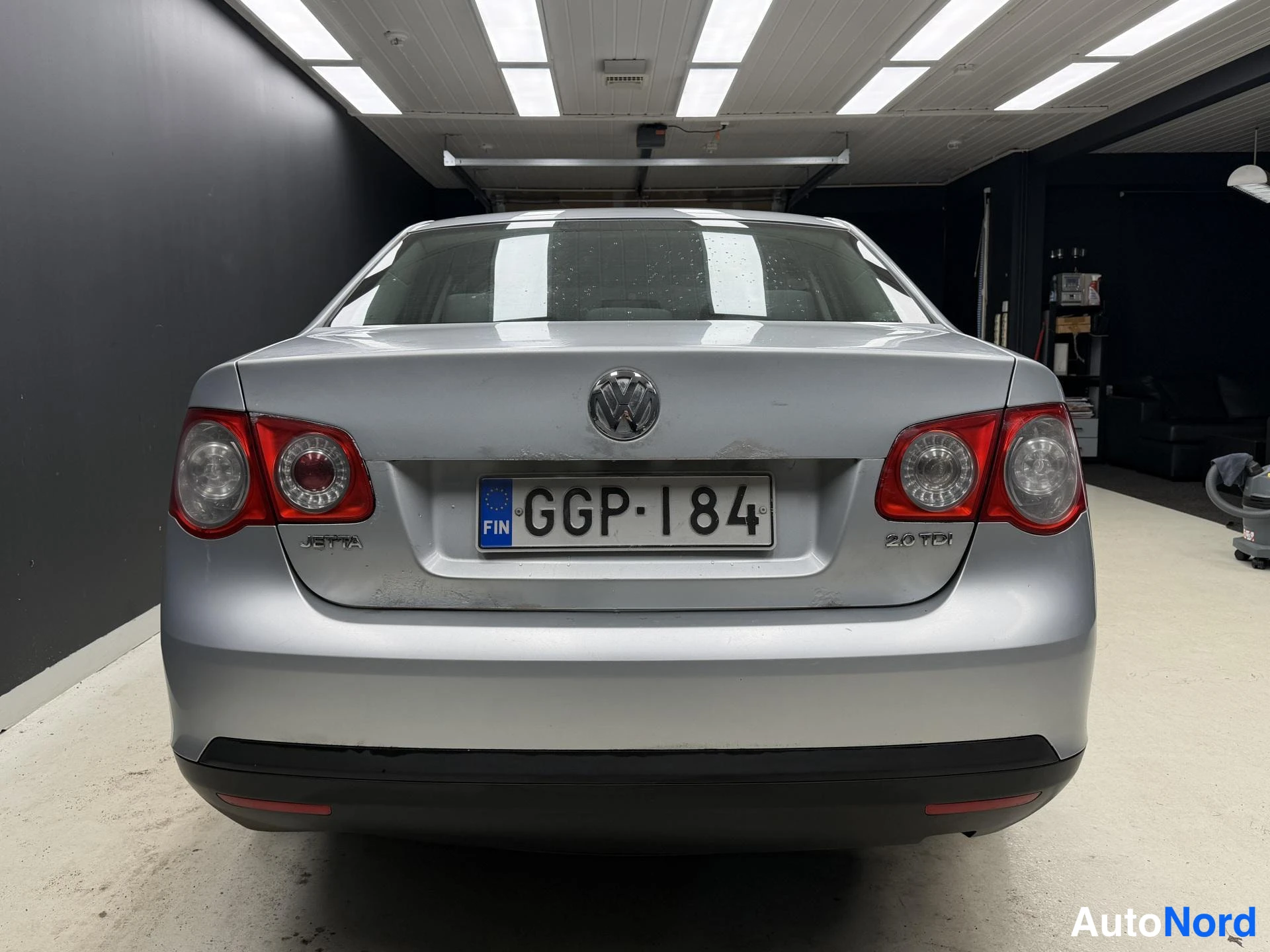 Hopea Volkswagen Jetta 2006, takaa, kuva 6