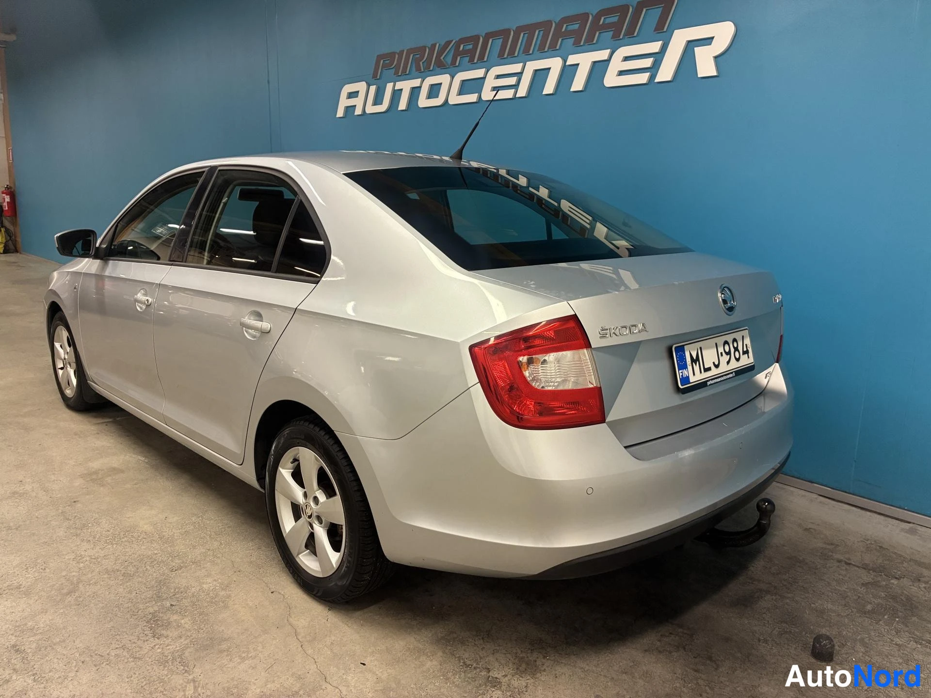 Hopea Skoda Rapid 2013, takaviisto, kuva 5