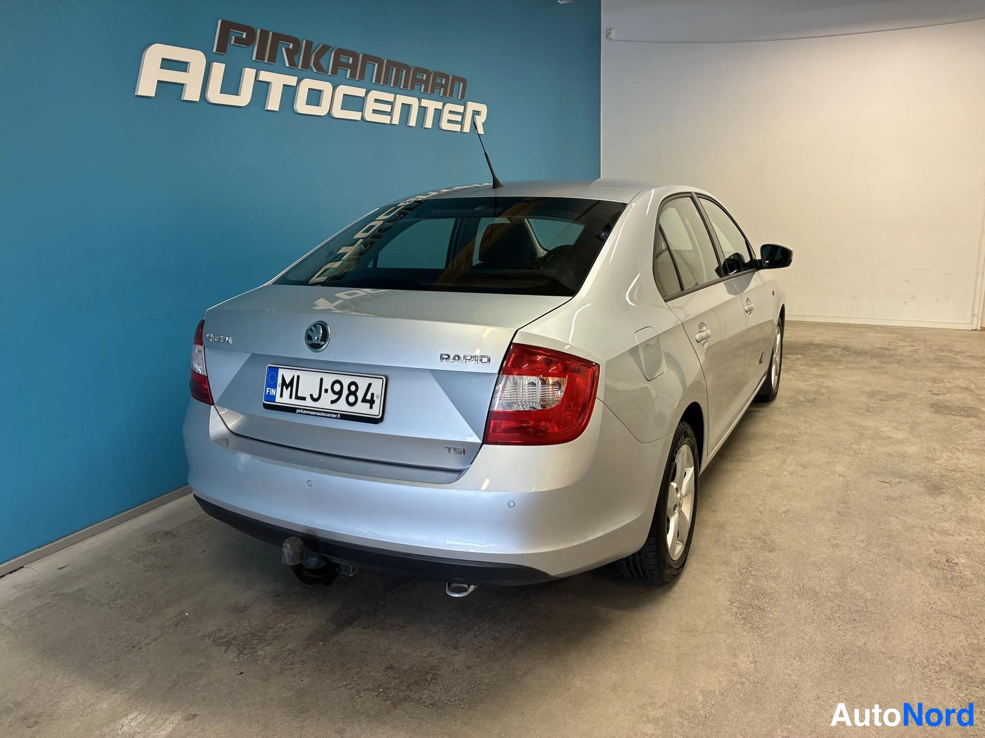 Hopea Skoda Rapid 2013, takaviisto, kuva 6