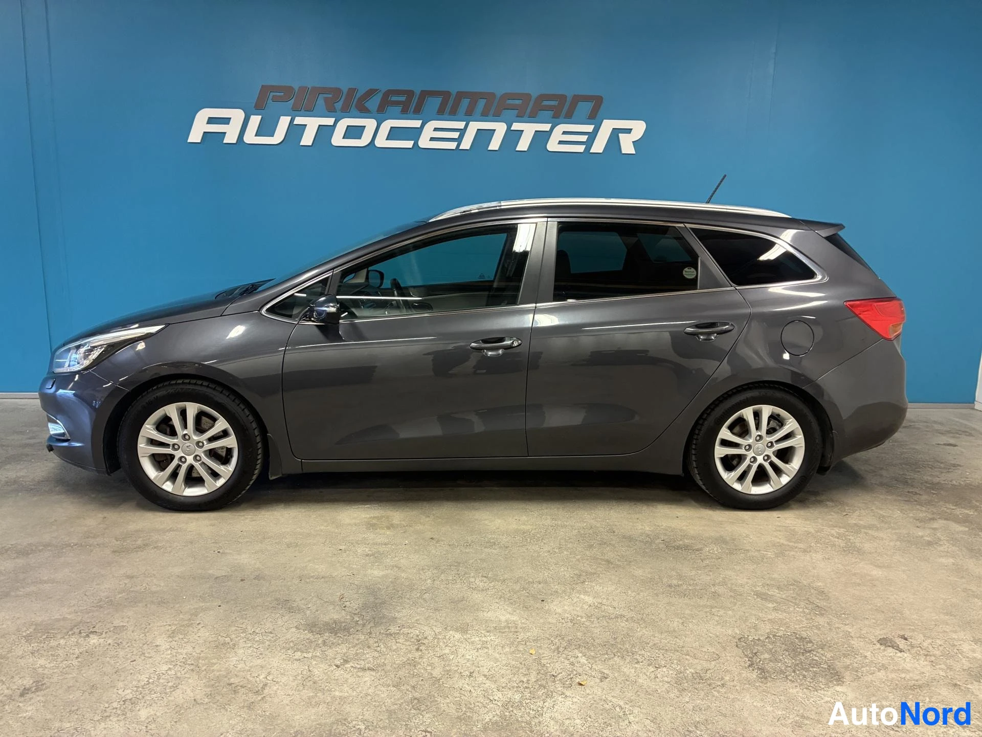 Harmaa Kia Ceed 2014, takaviisto, kuva 4
