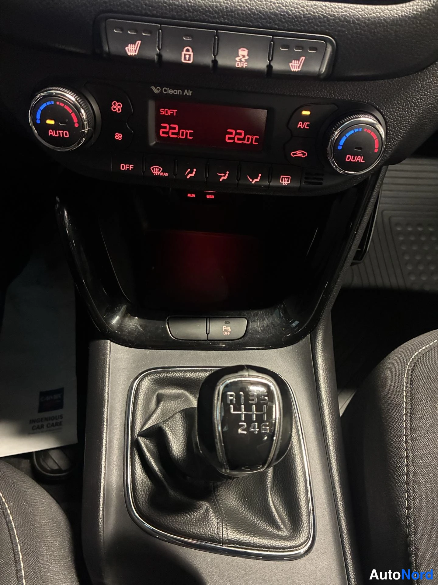 Harmaa Kia Ceed 2014, ohjaamo, kuva 9