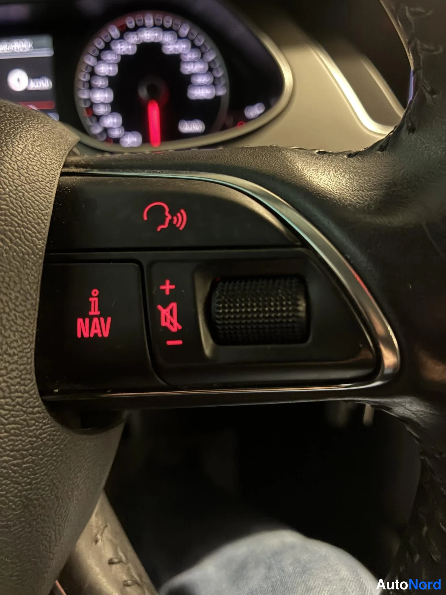 Valkoinen Audi A4 2012, yksityiskohta, kuva 20