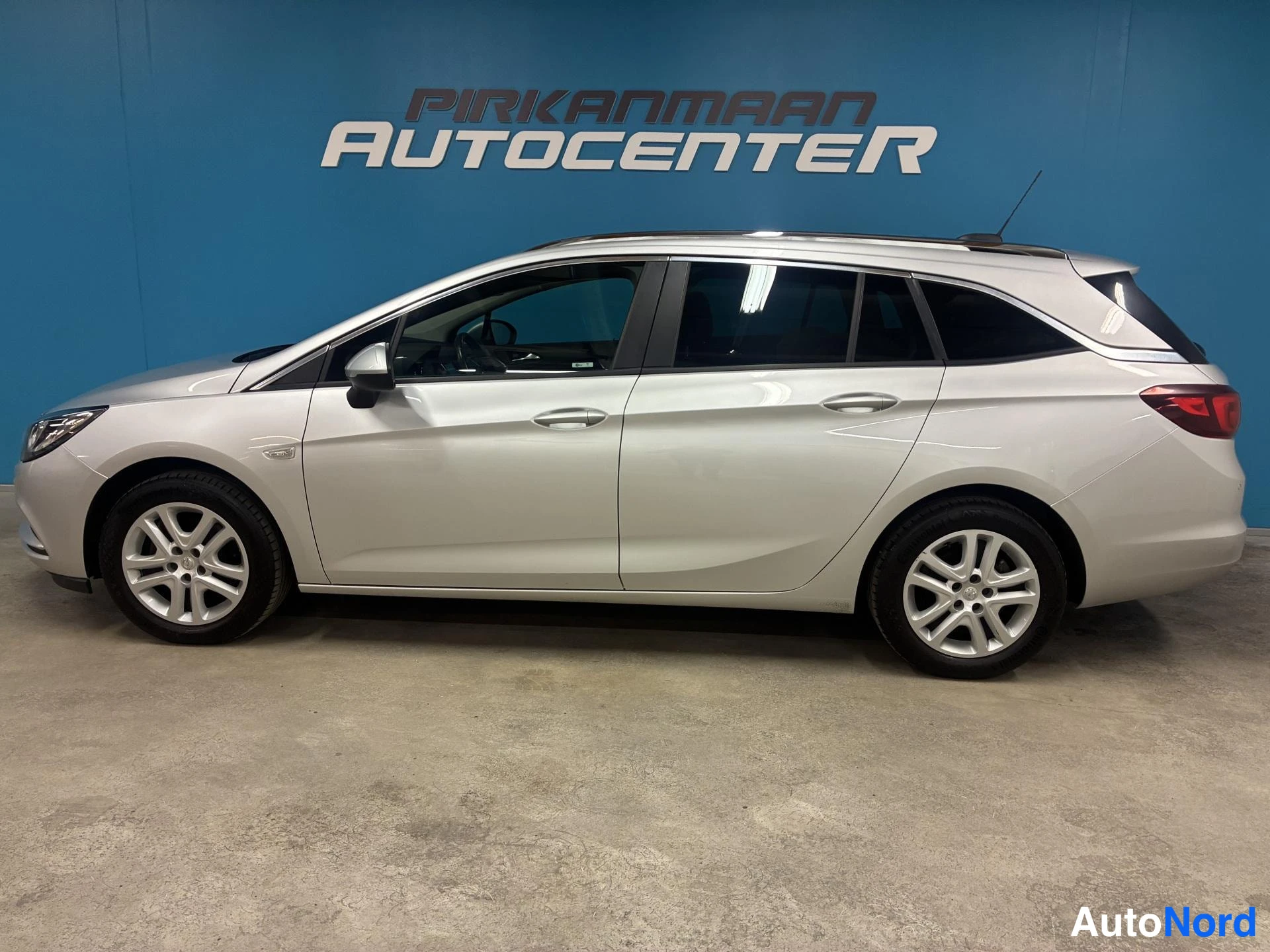 Hopea Opel Astra 2018, sivulta, kuva 4