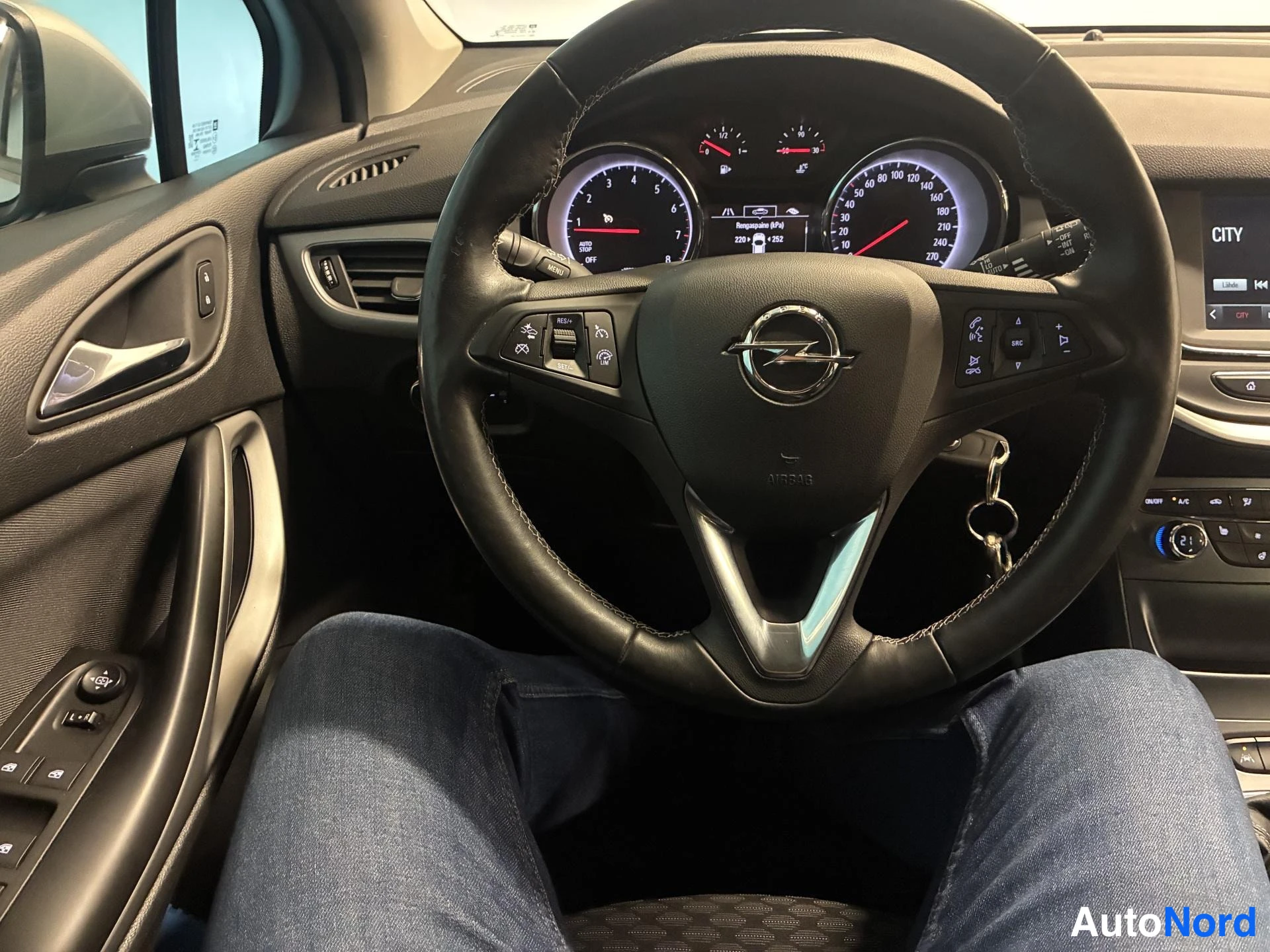Hopea Opel Astra 2018, yksityiskohta, kuva 13