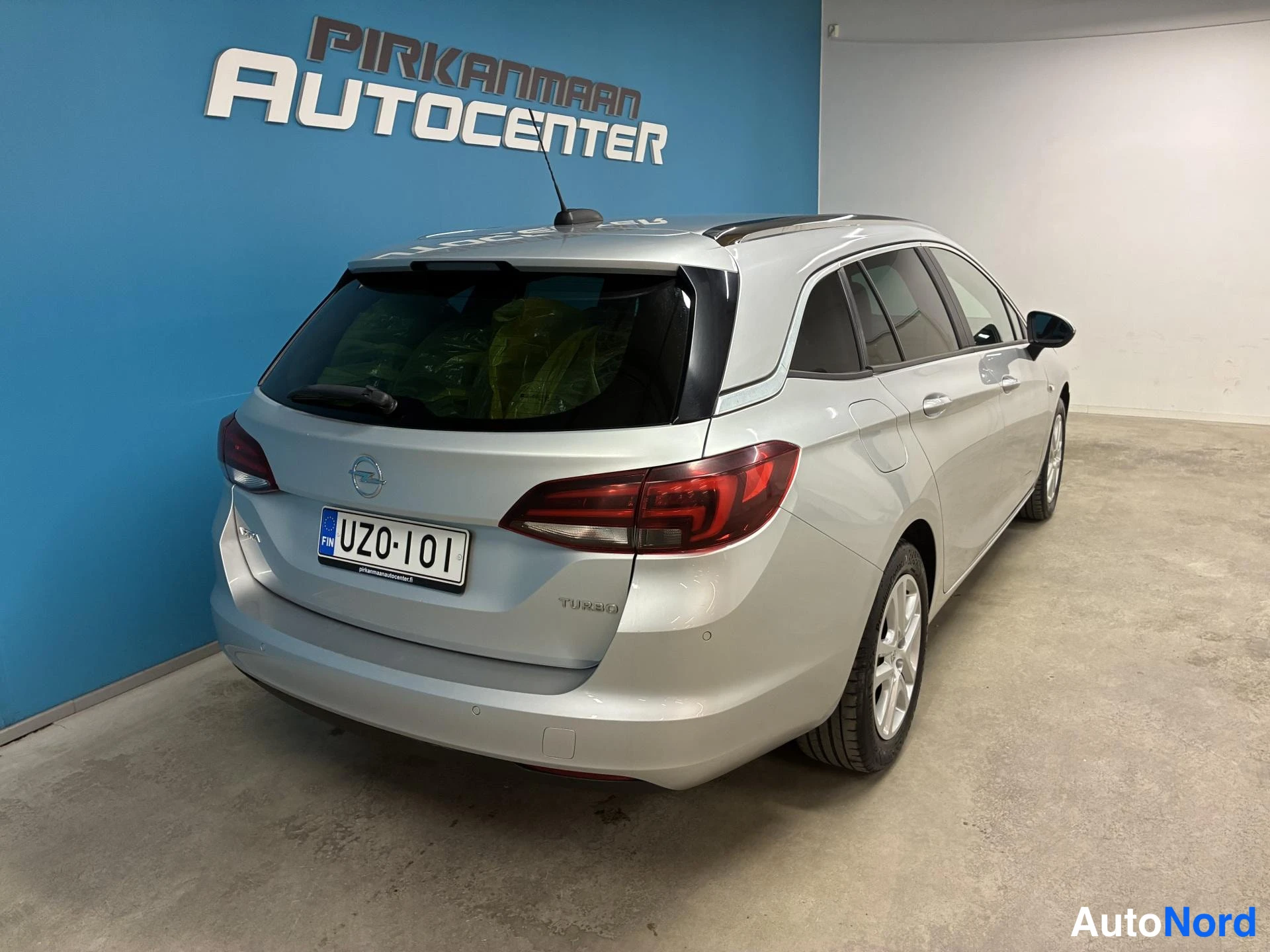 Hopea Opel Astra 2018, takaviisto, kuva 6