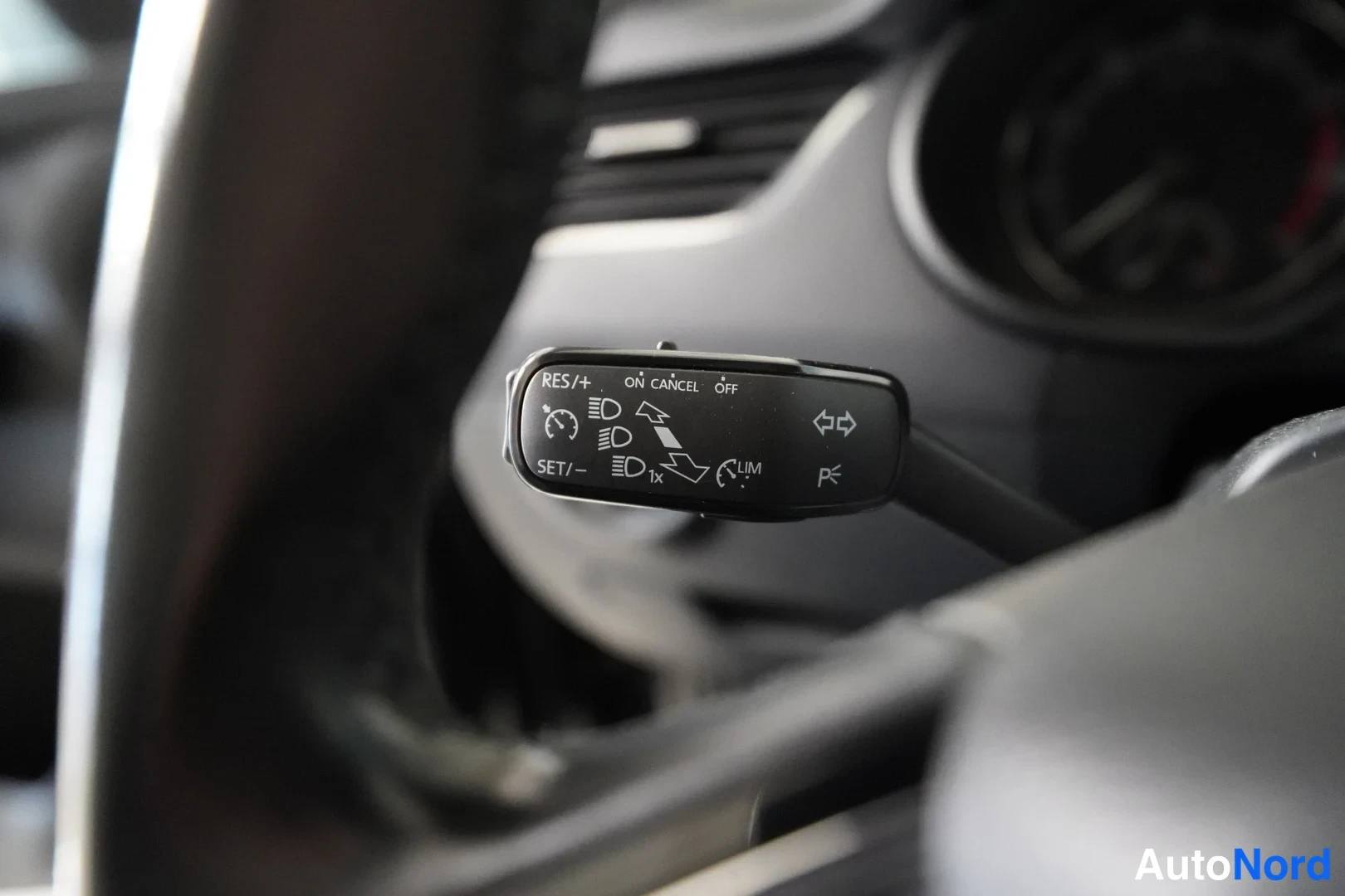 Svart Skoda Octavia 2018, detalj, bild 12