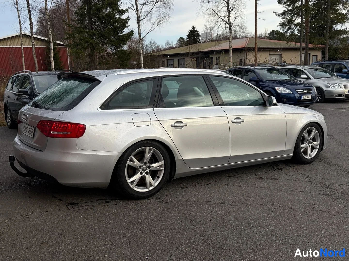 Hopea Audi A4 Avant 2011, takaviisto, kuva 3