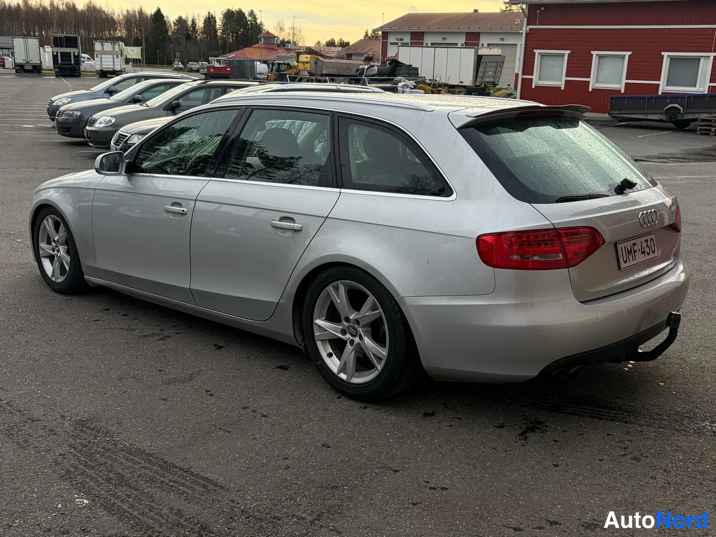 Hopea Audi A4 Avant 2011, takaviisto, kuva 4