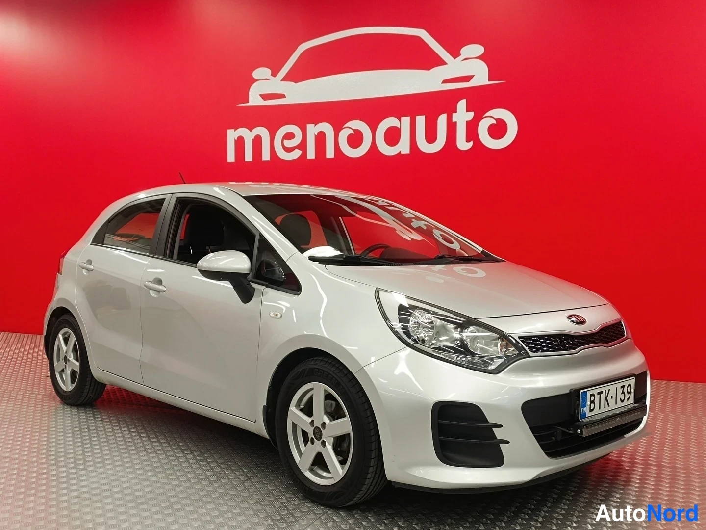 Hopea Kia Rio 2015, etuviisto, keula oikealle, kuva 3