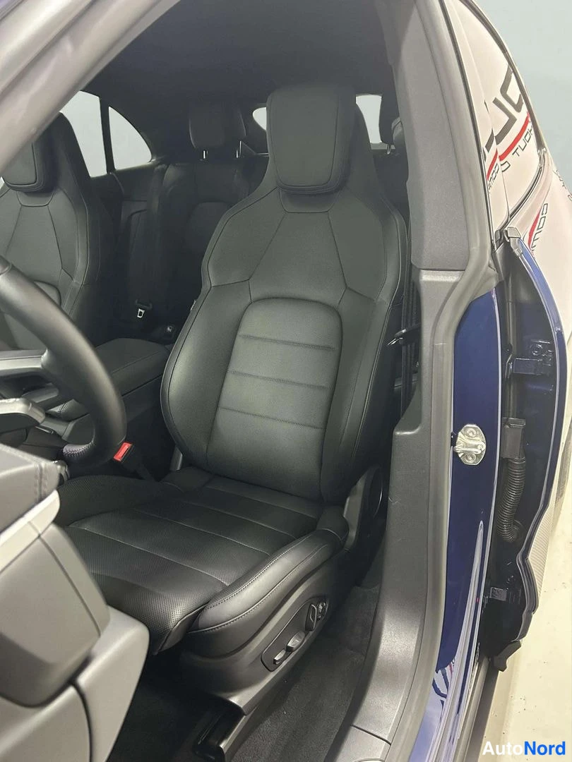 Sininen Porsche Macan 2025, etuistuimet, kuva 15