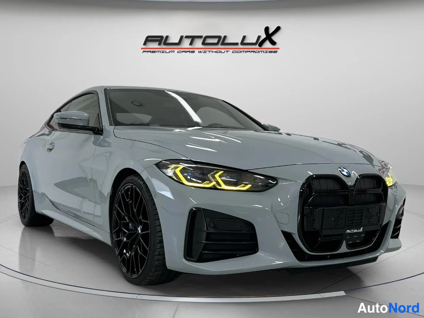 Harmaa BMW M440i 2022, etuviisto, keula oikealle, kuva 3