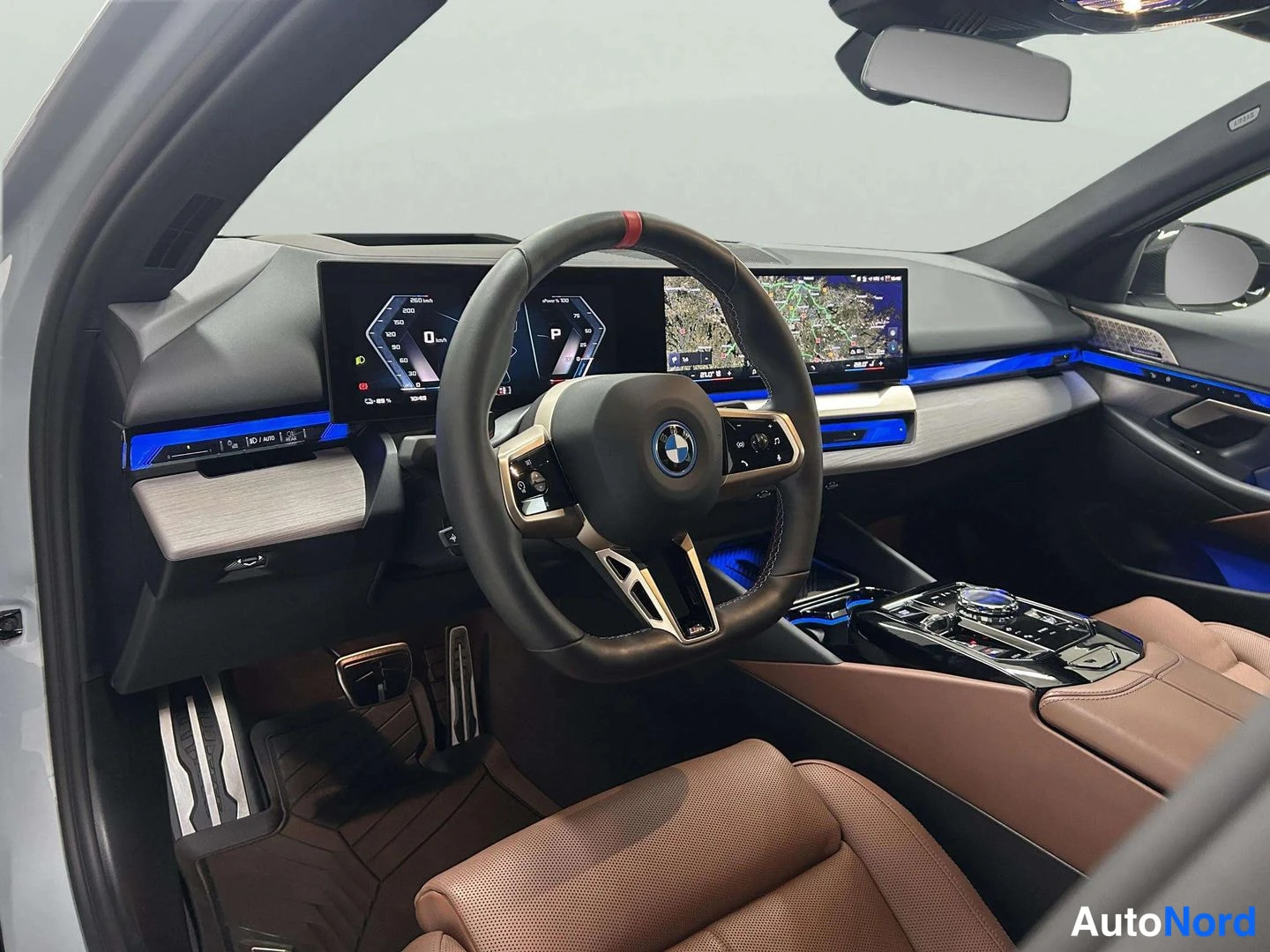Harmaa BMW i5 2025, ohjaamo, kuva 11