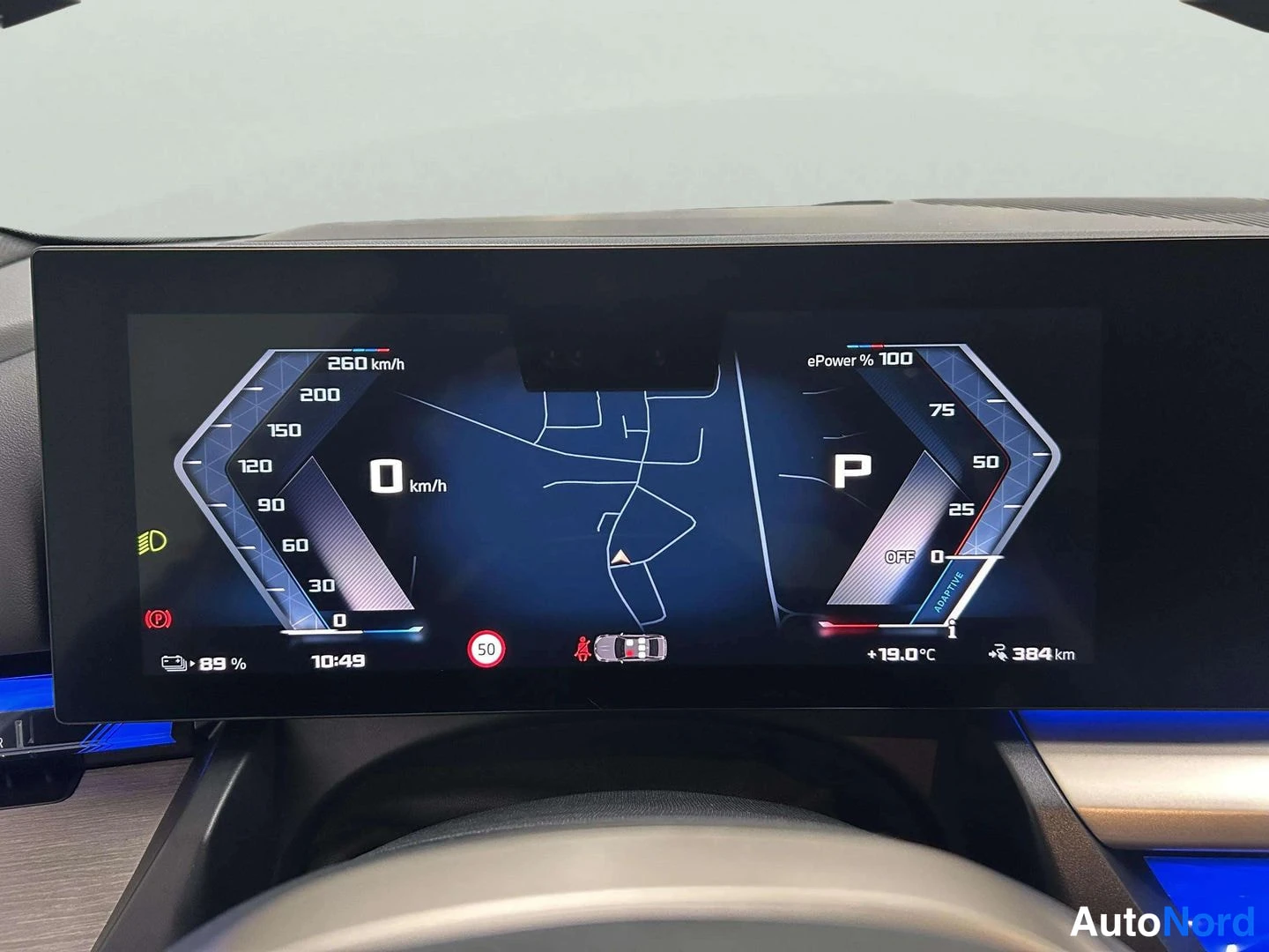 Harmaa BMW i5 2025, ohjaamo, kuva 12