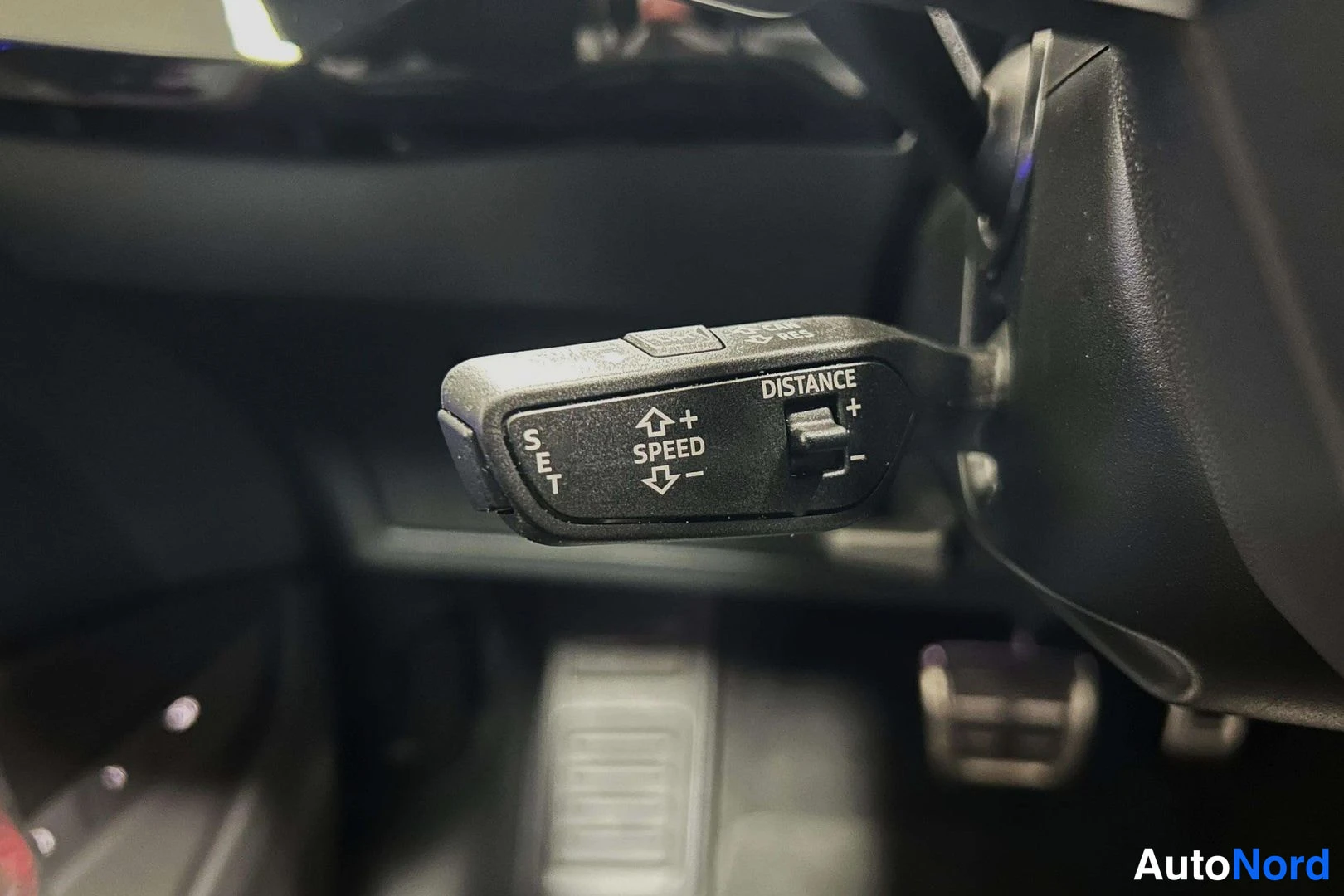Harmaa Audi Q8 e-tron 2024, yksityiskohta, kuva 28