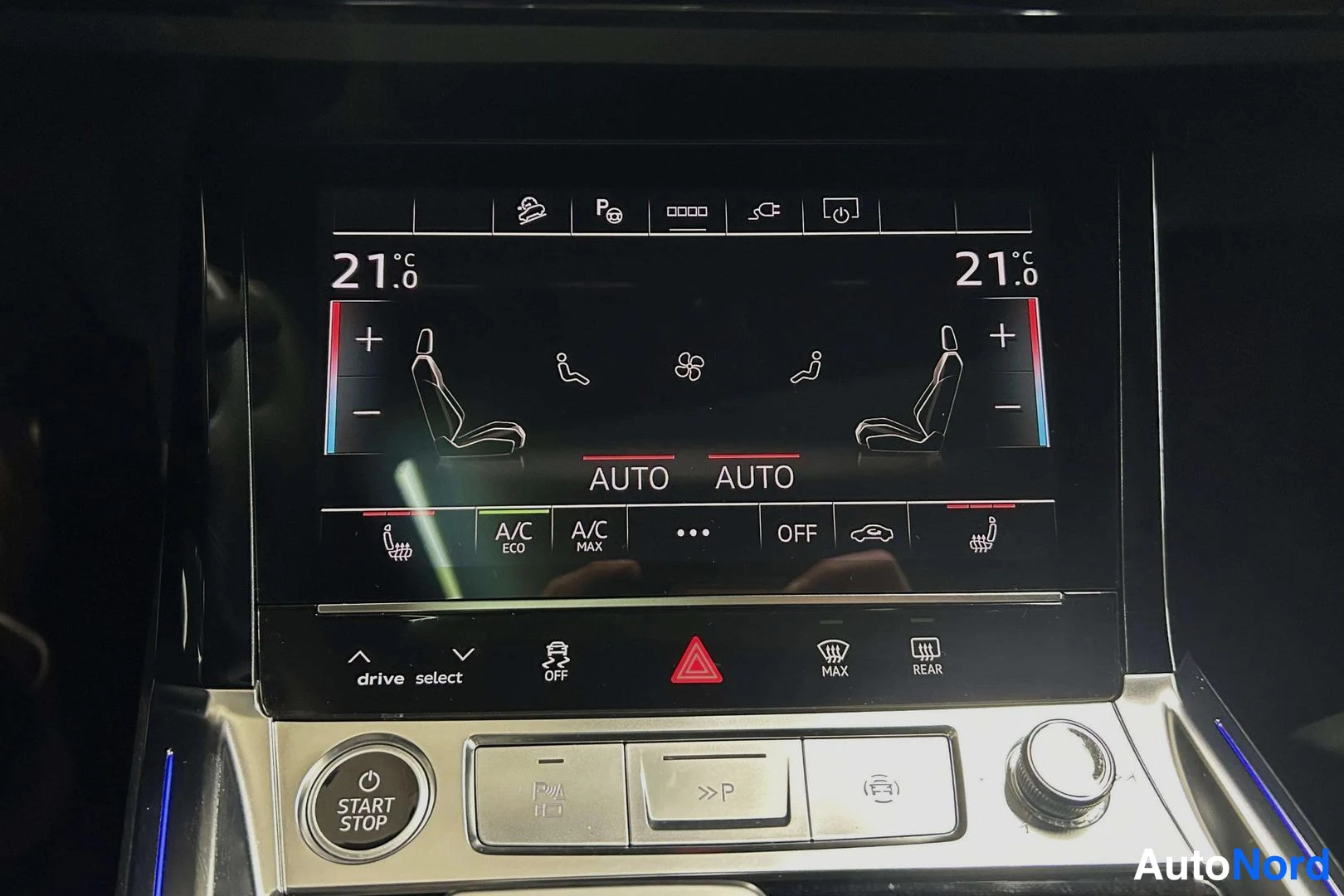 Harmaa Audi Q8 e-tron 2024, yksityiskohta, kuva 18