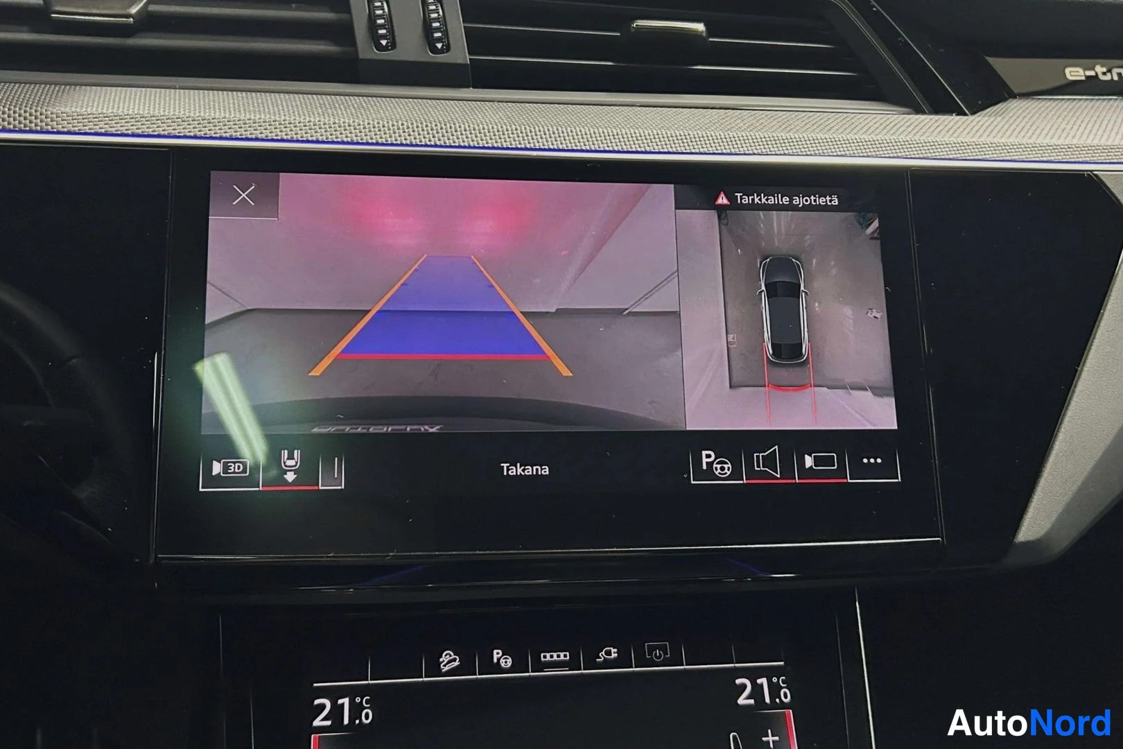 Harmaa Audi Q8 e-tron 2024, yksityiskohta, kuva 19