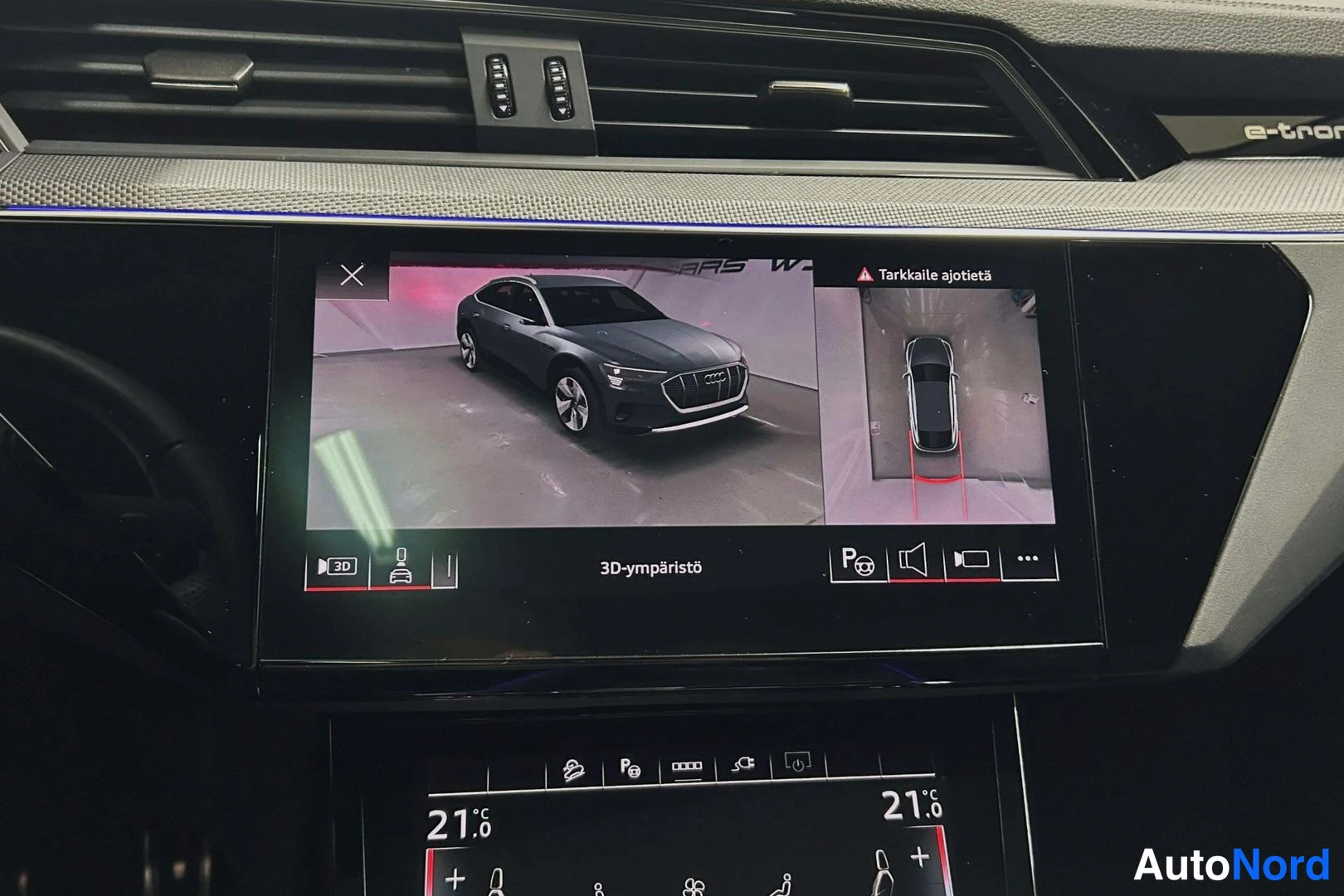 Harmaa Audi Q8 e-tron 2024, yksityiskohta, kuva 20