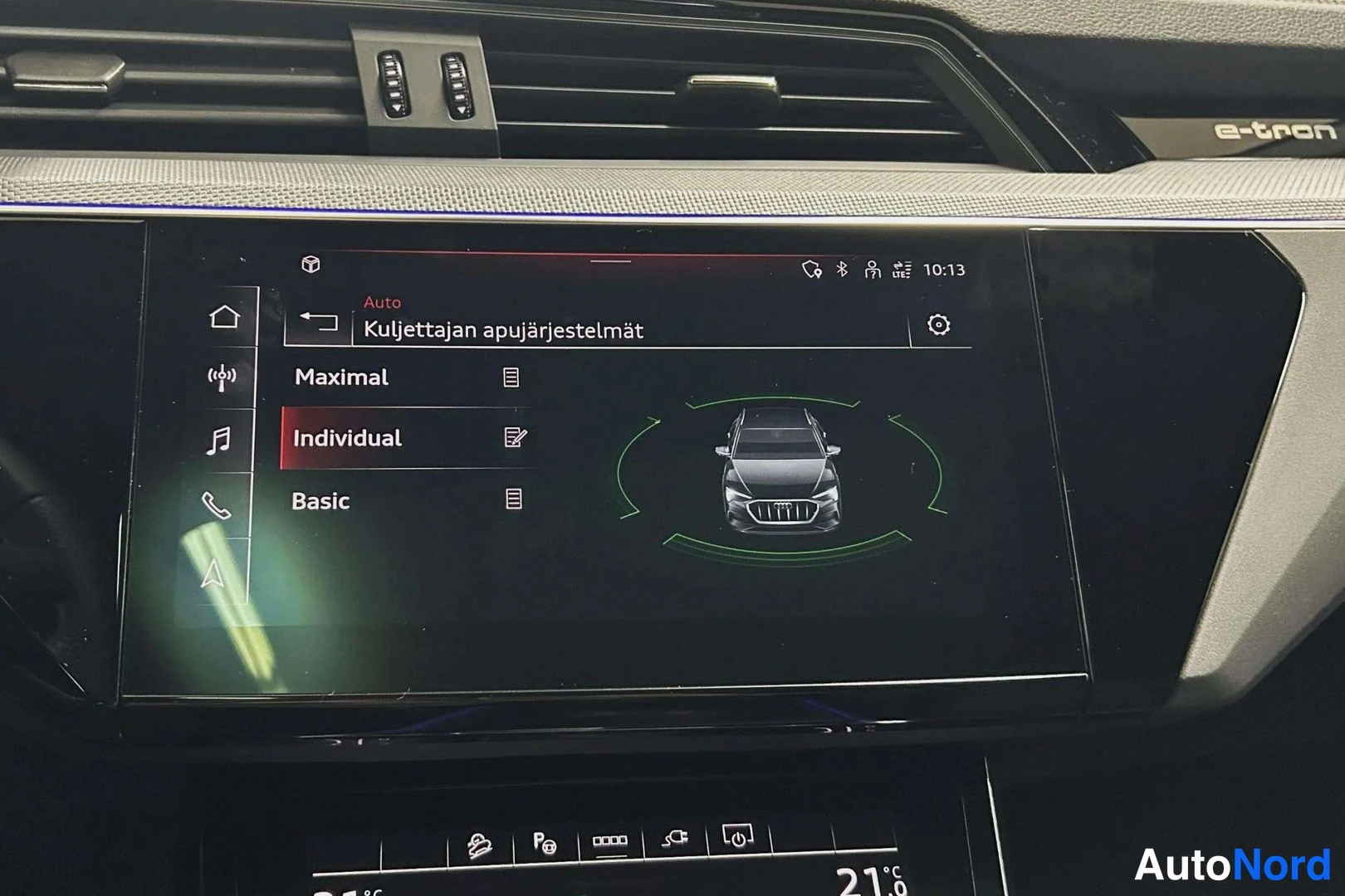 Harmaa Audi Q8 e-tron 2024, yksityiskohta, kuva 22