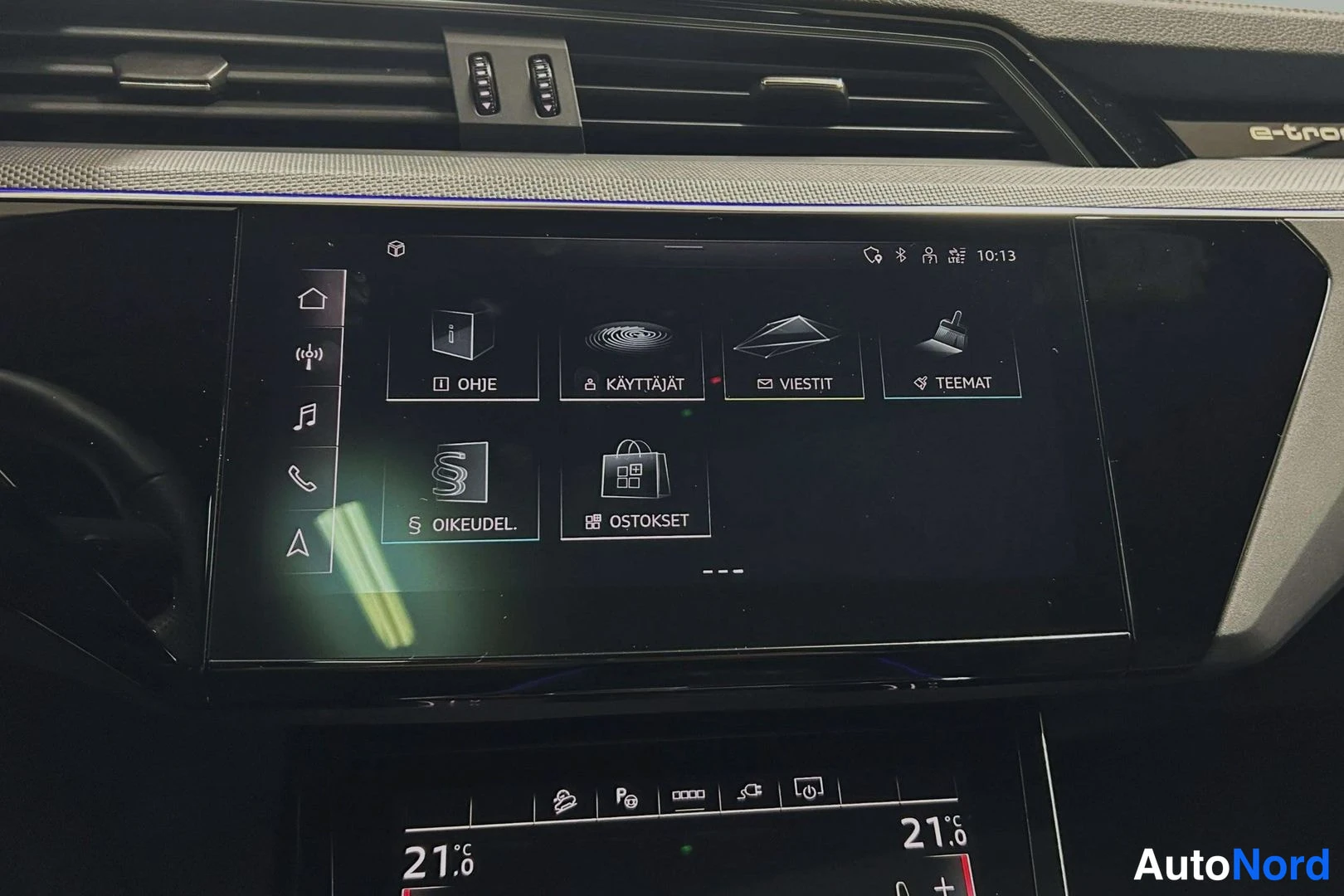 Harmaa Audi Q8 e-tron 2024, yksityiskohta, kuva 24