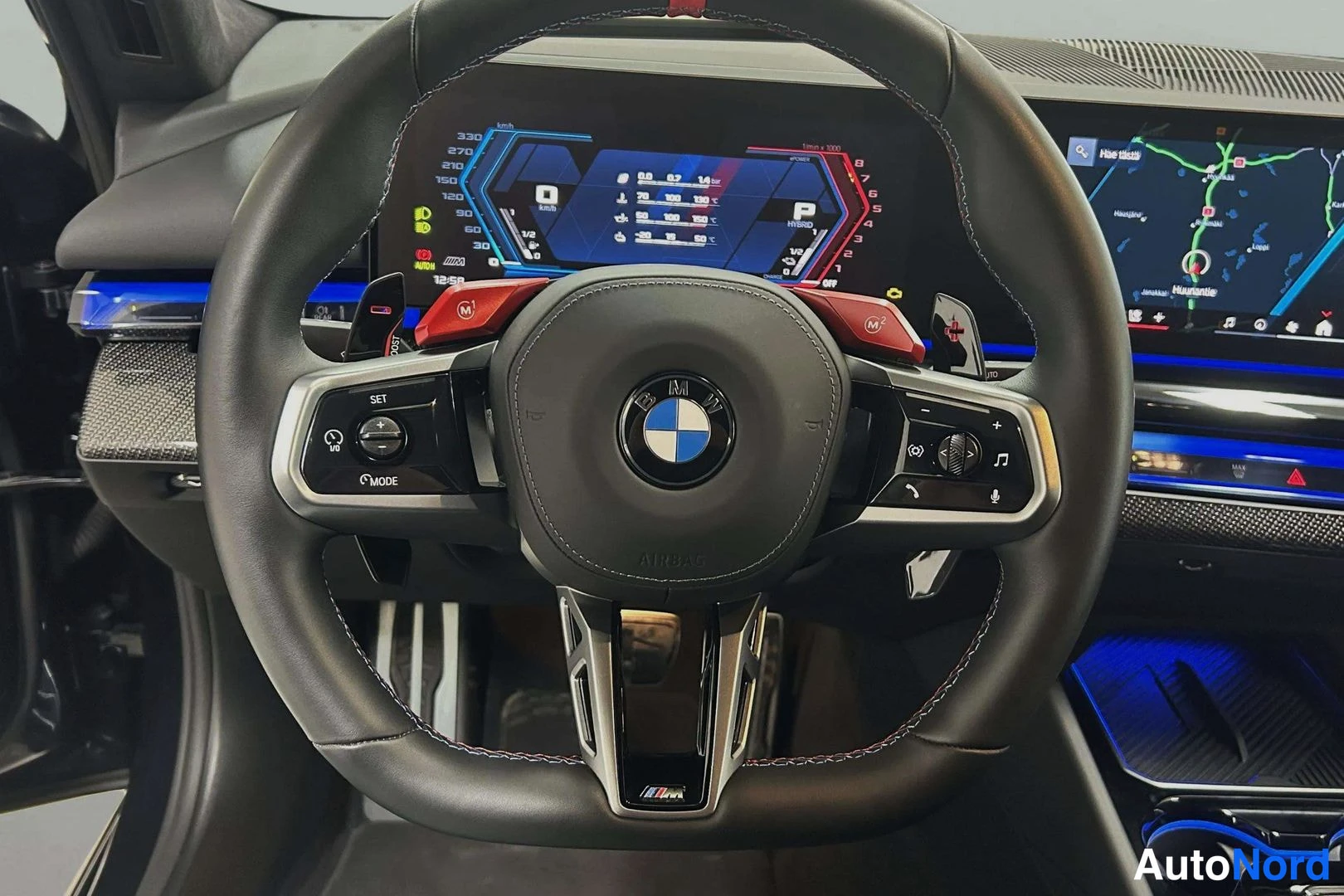 Sininen BMW M5 2025, yksityiskohta, kuva 13