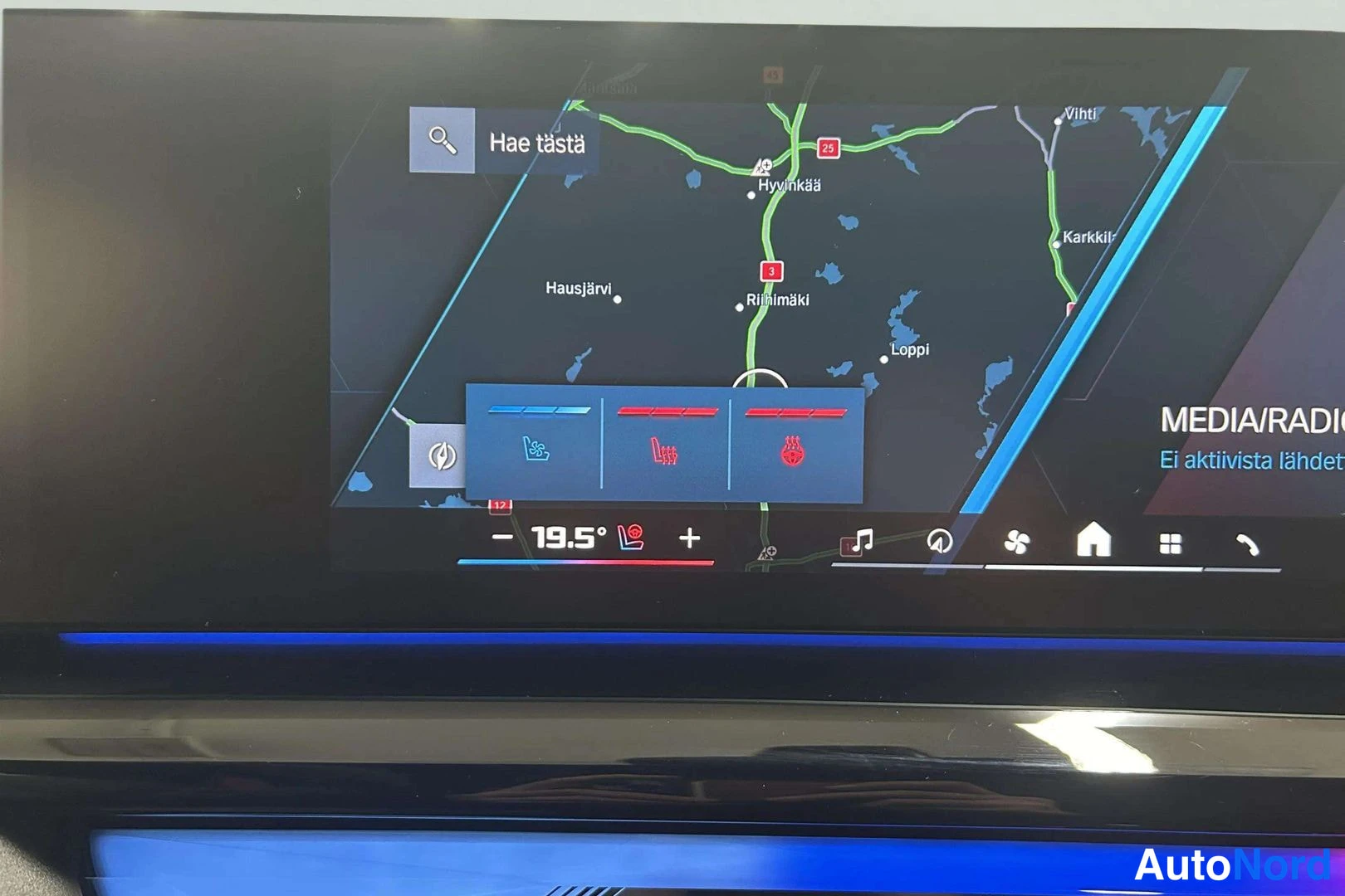 Sininen BMW M5 2025, yksityiskohta, kuva 19