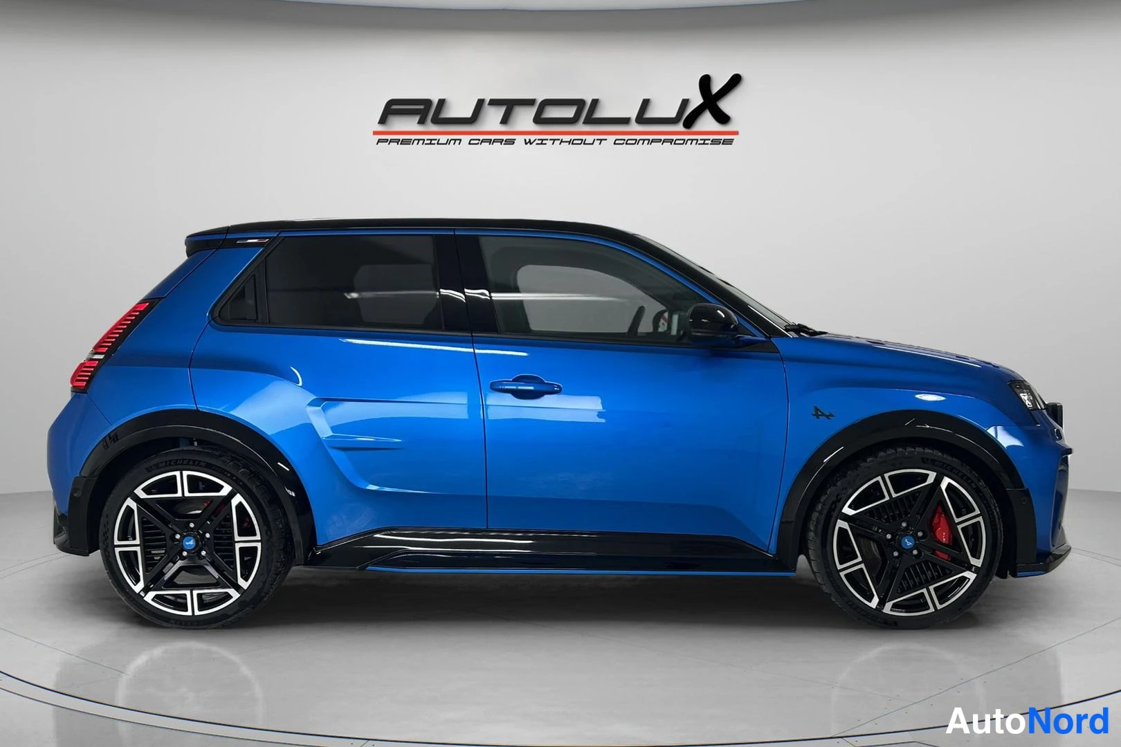 Sininen Alpine A290 2025, sivulta, kuva 4