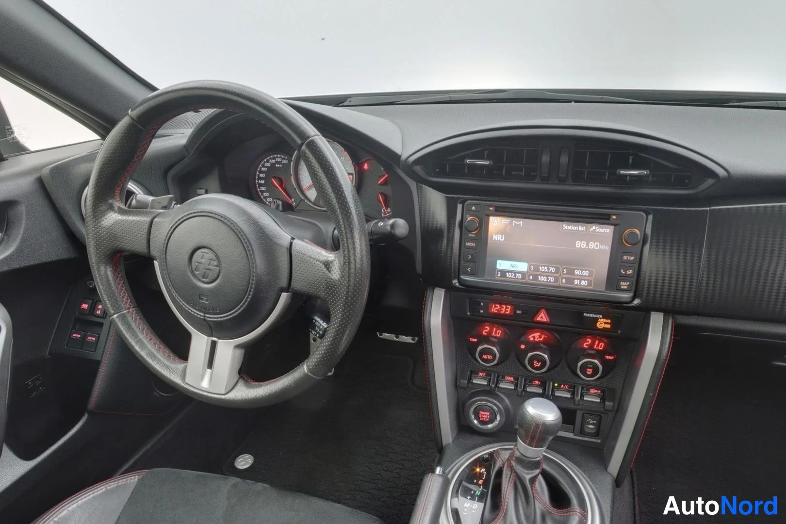 White Toyota GT86 2013, cockpit, photo 9