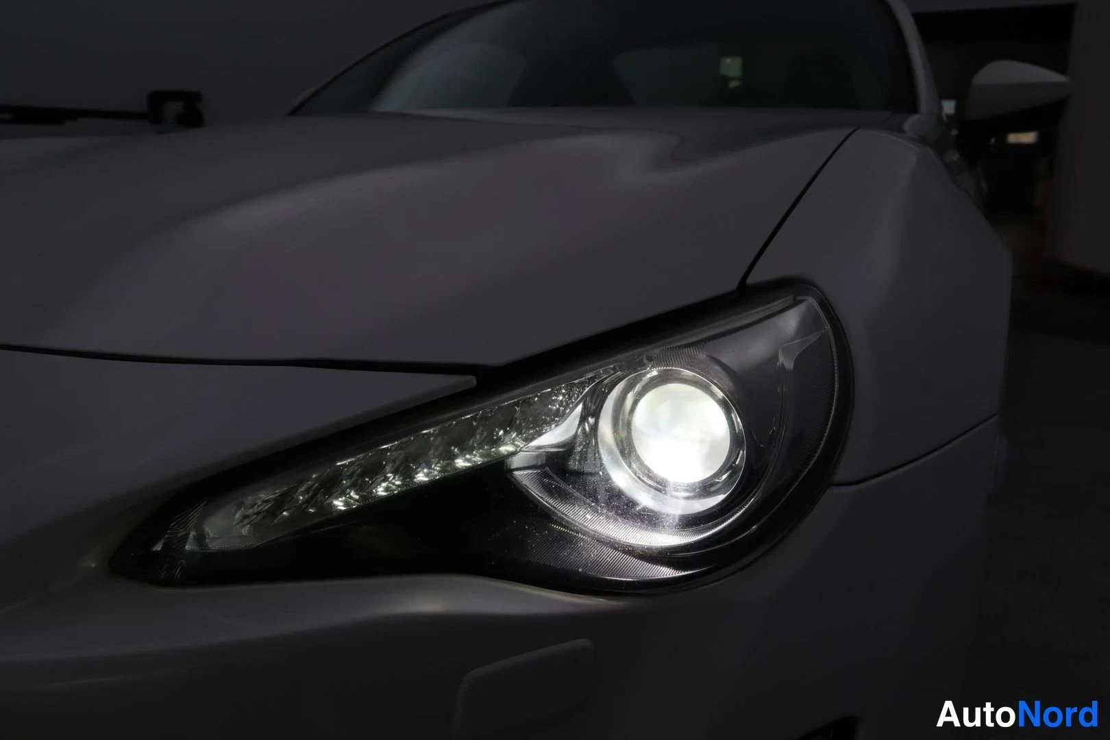 White Toyota GT86 2013, detail, photo 31