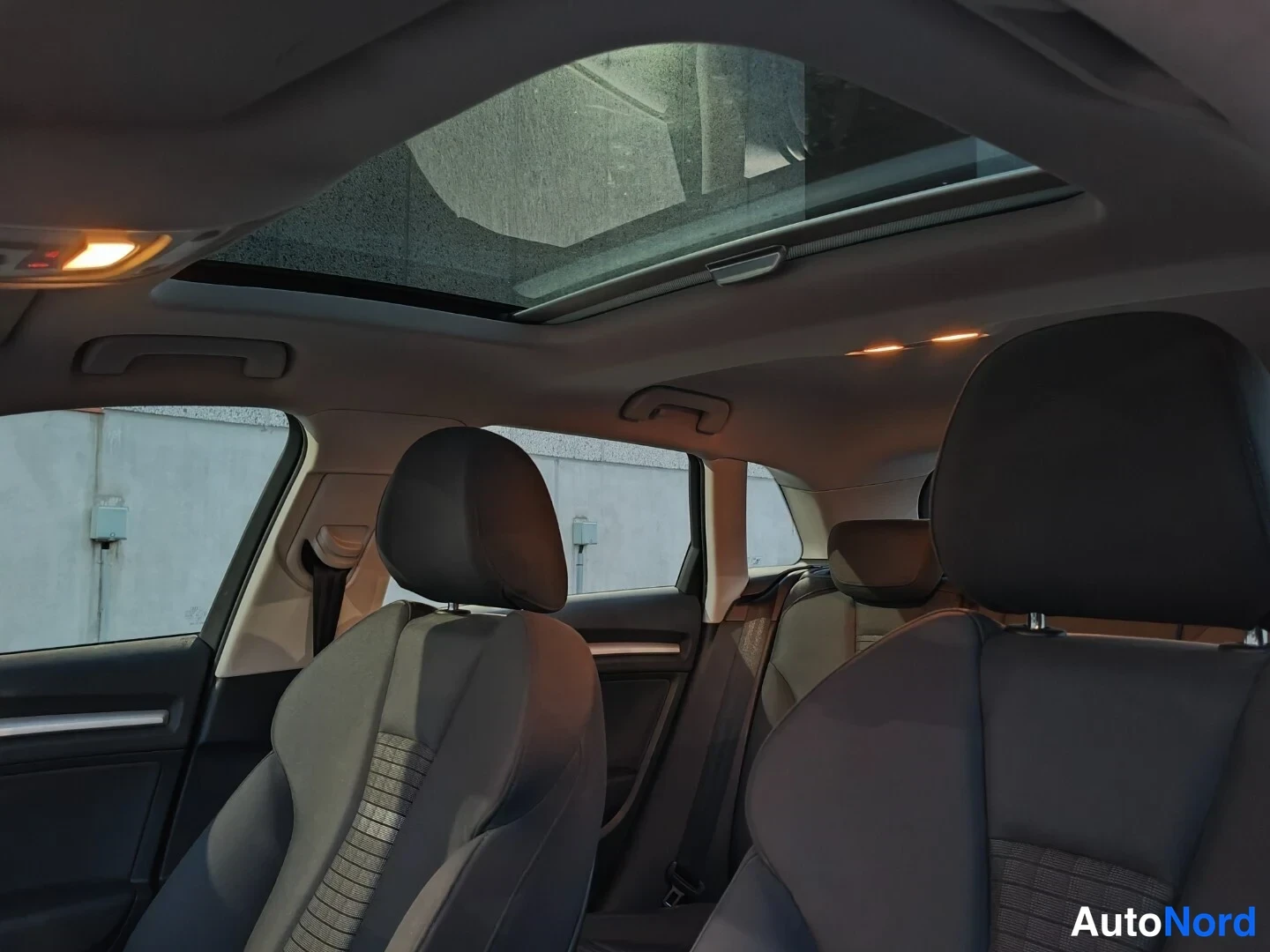 Musta Audi A3 Sportback 2016, etuistuimet, kuva 18