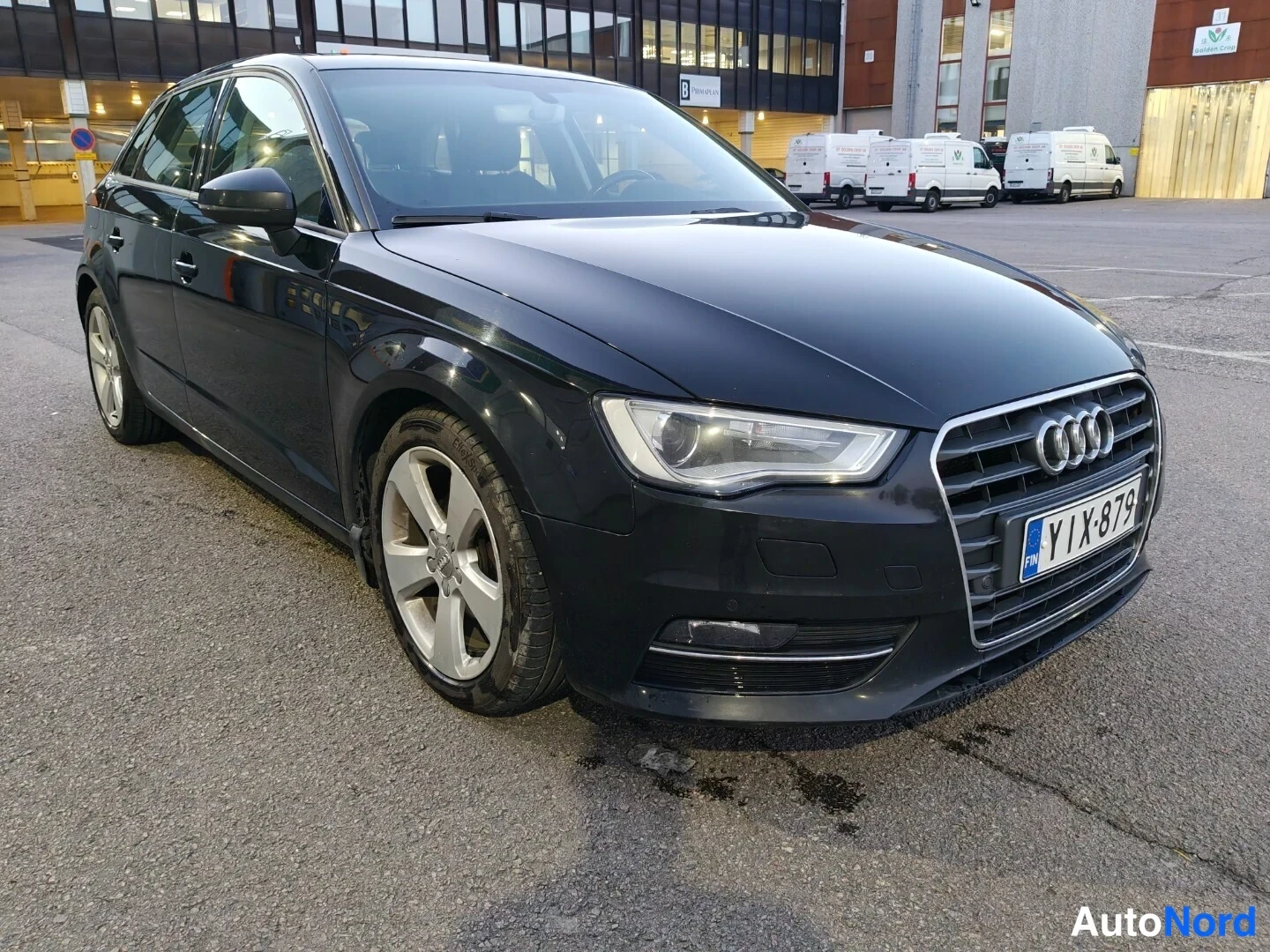 Musta Audi A3 Sportback 2016, etuviisto, keula oikealle, kuva 3