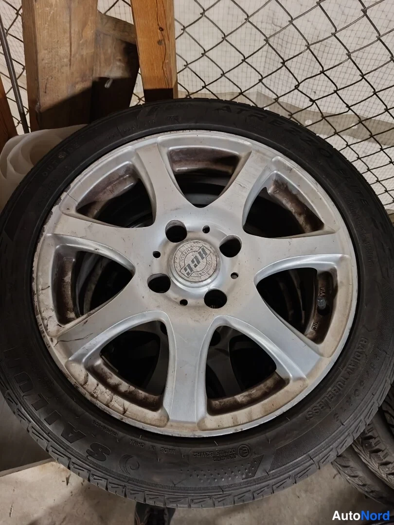 Valkoinen Ford Fiesta 2016, yksityiskohta, kuva 19
