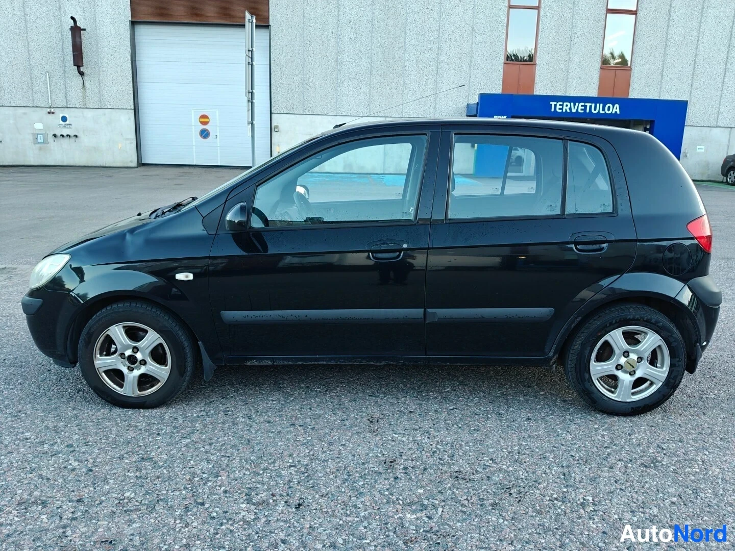 Musta Hyundai Getz 2006, sivulta, kuva 5
