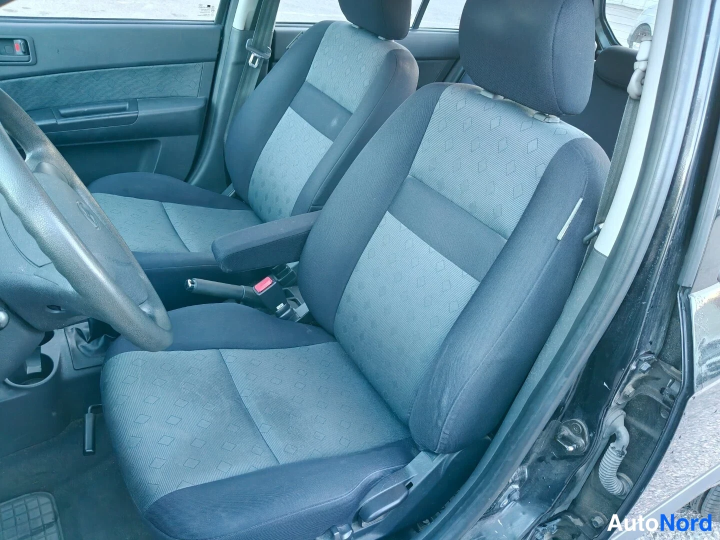 Musta Hyundai Getz 2006, etuistuimet, kuva 14