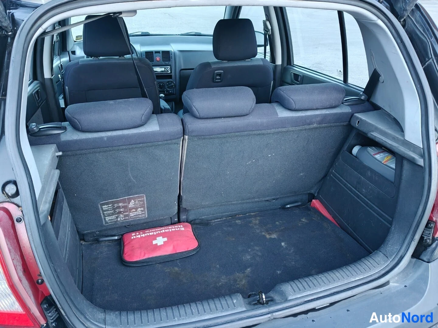Musta Hyundai Getz 2006, tavaratila, kuva 20
