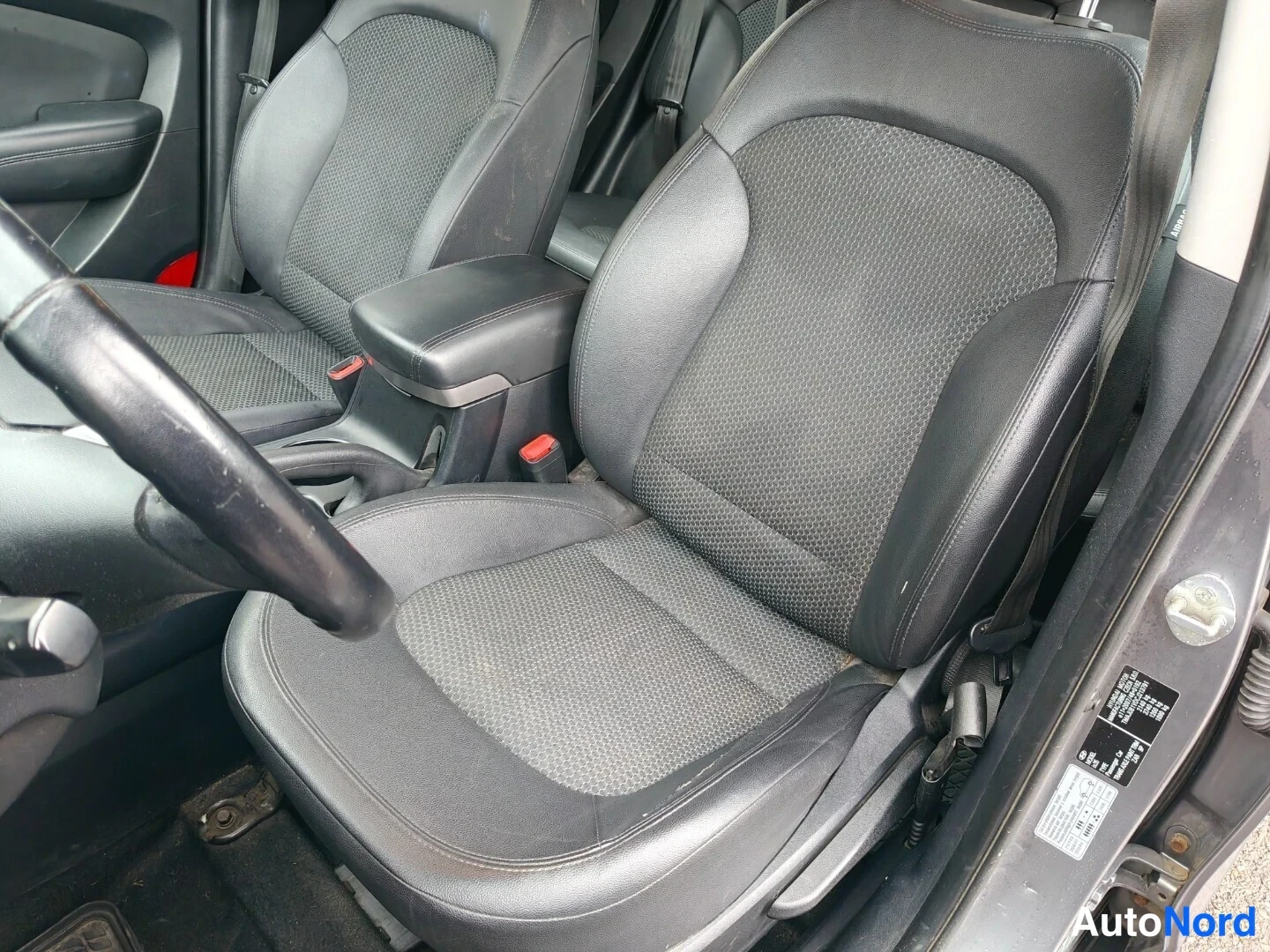 Harmaa Hyundai ix35 2010, etuistuimet, kuva 18