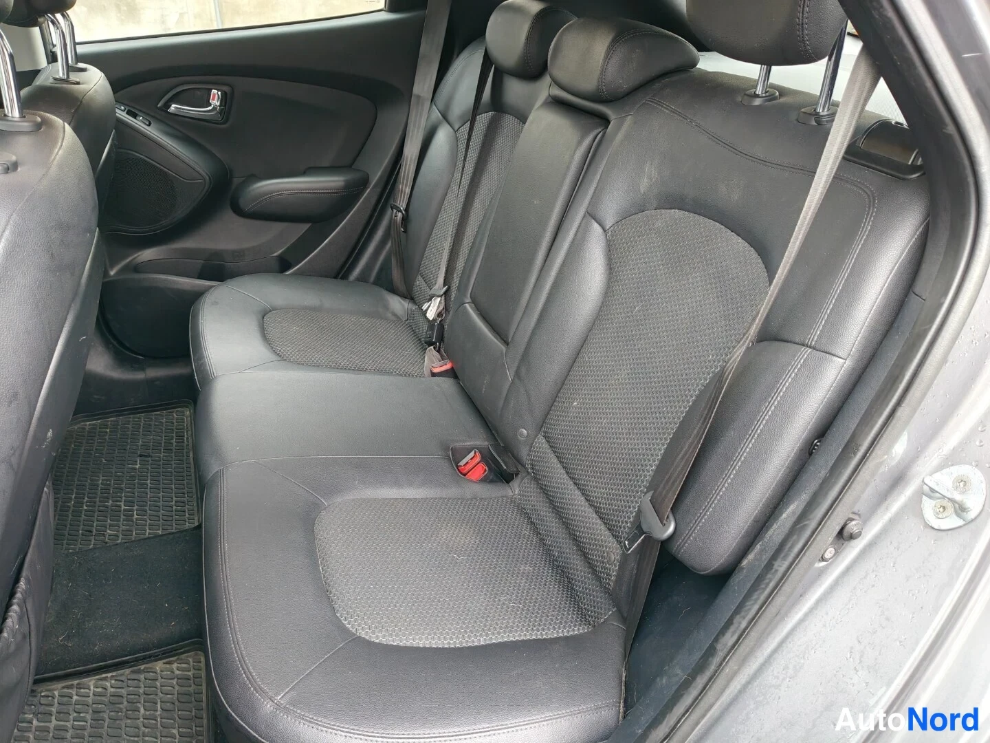 Harmaa Hyundai ix35 2010, takaistuimet, kuva 21