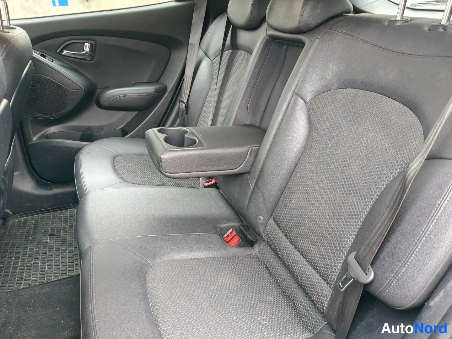 Harmaa Hyundai ix35 2010, takaistuimet, kuva 22