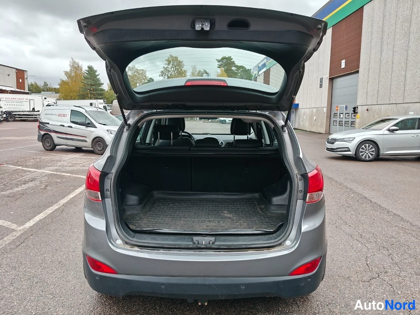 Harmaa Hyundai ix35 2010, takaa, kuva 9