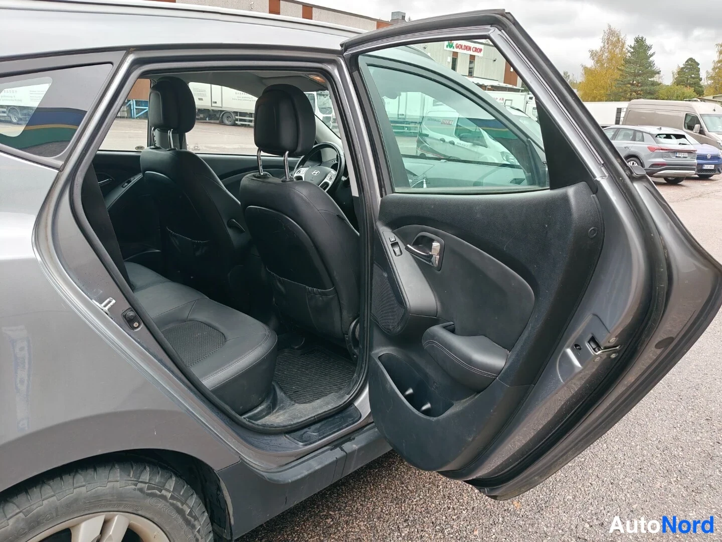 Harmaa Hyundai ix35 2010, takaistuimet, kuva 23