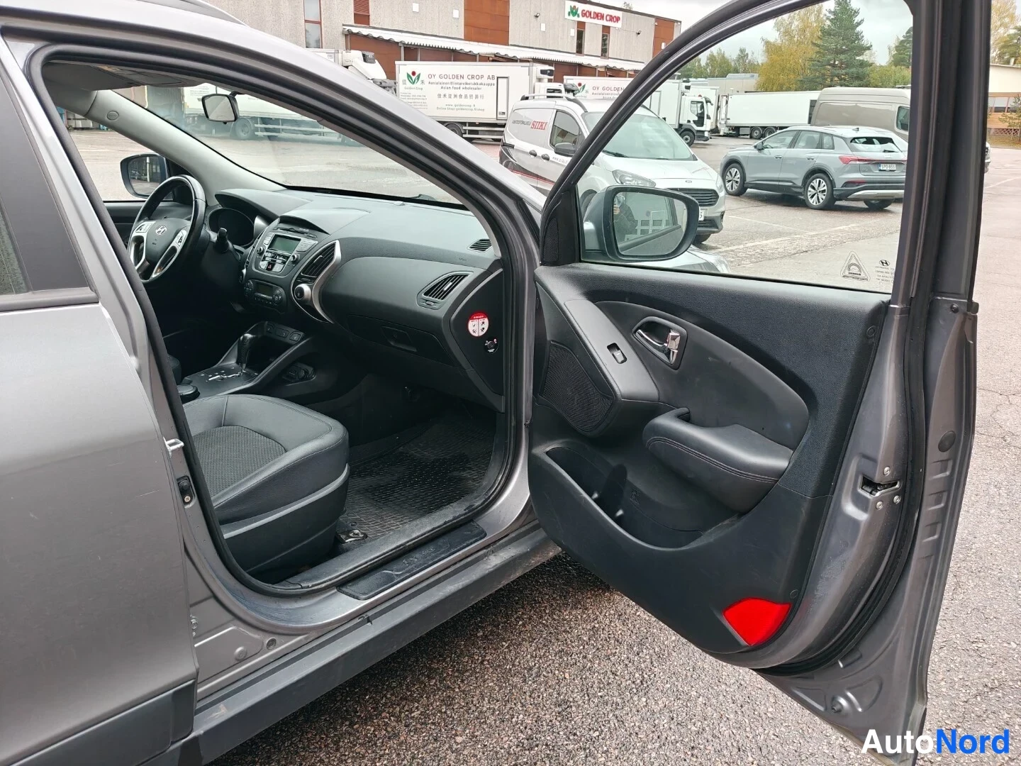Harmaa Hyundai ix35 2010, ohjaamo, kuva 12