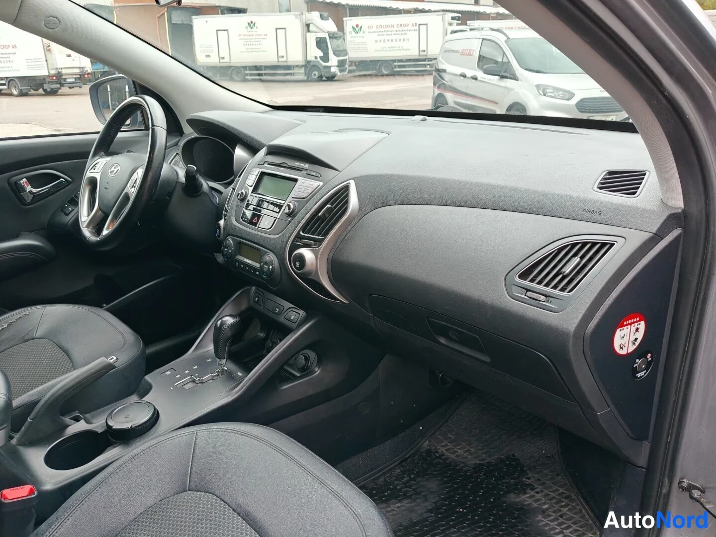 Harmaa Hyundai ix35 2010, ohjaamo, kuva 13