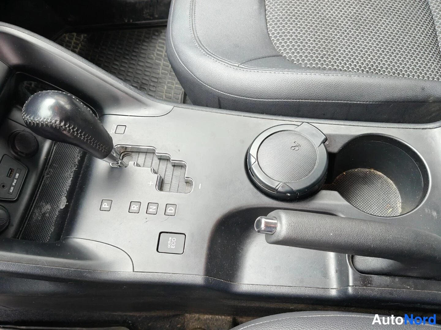 Harmaa Hyundai ix35 2010, ohjaamo, kuva 17