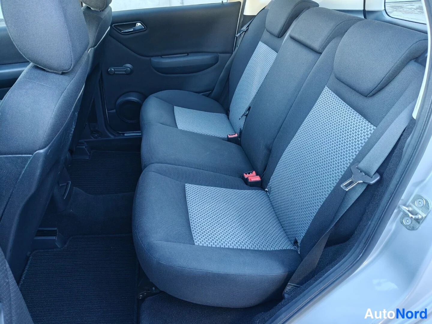 Hopea Mercedes-Benz A 150 2006, takaistuimet, kuva 16