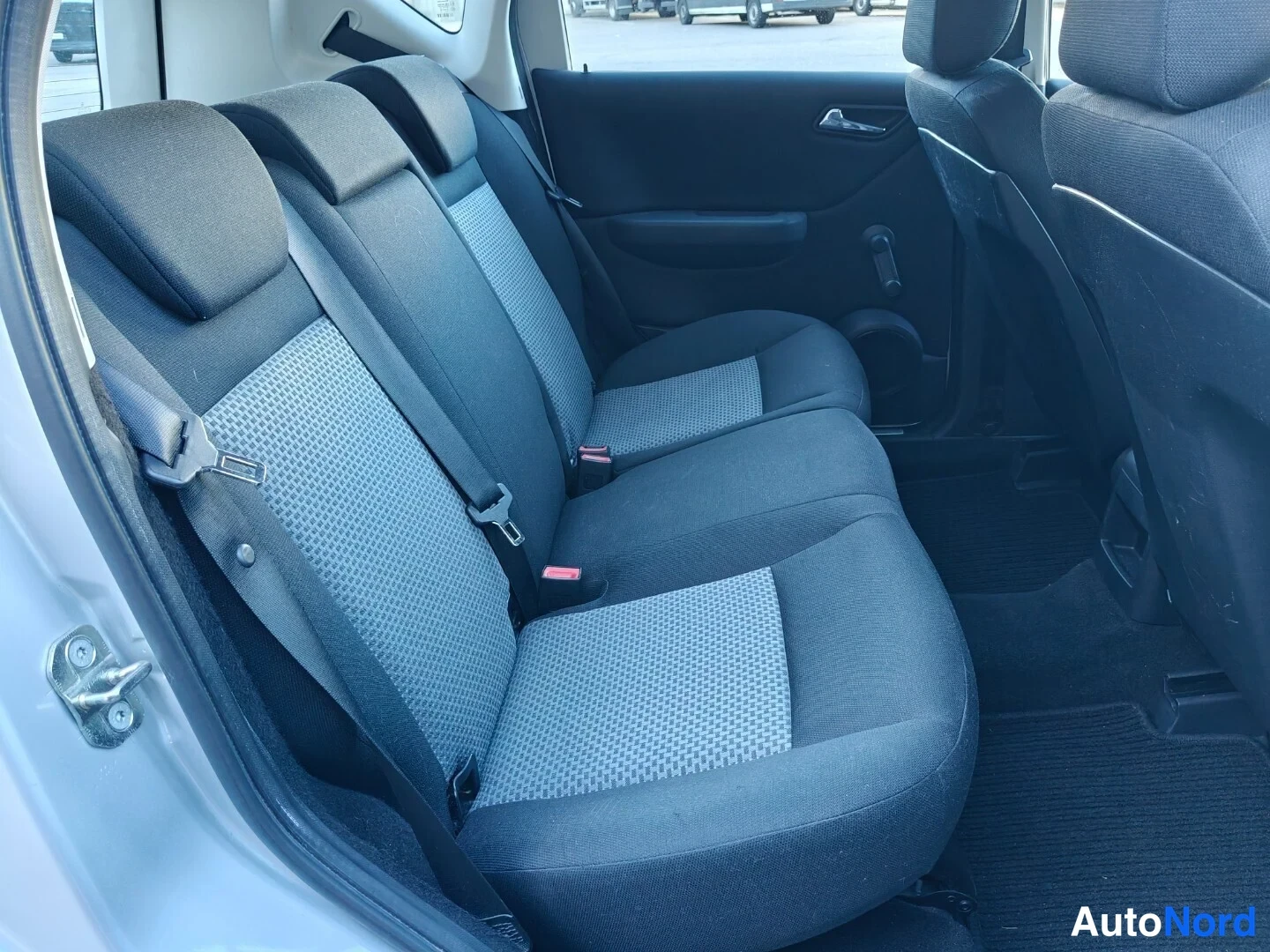 Hopea Mercedes-Benz A 150 2006, takaistuimet, kuva 18