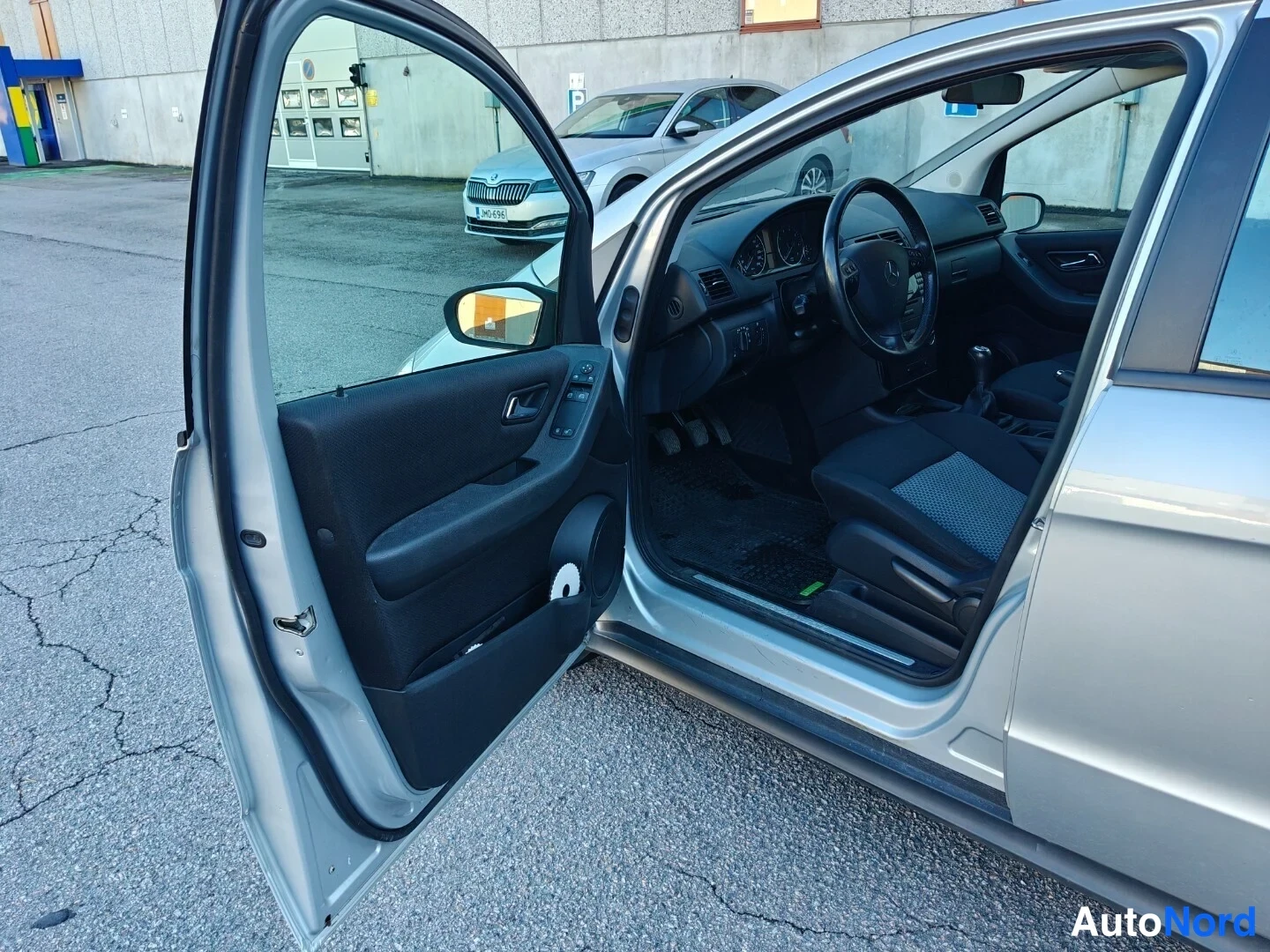 Hopea Mercedes-Benz A 150 2006, ohjaamo, kuva 10