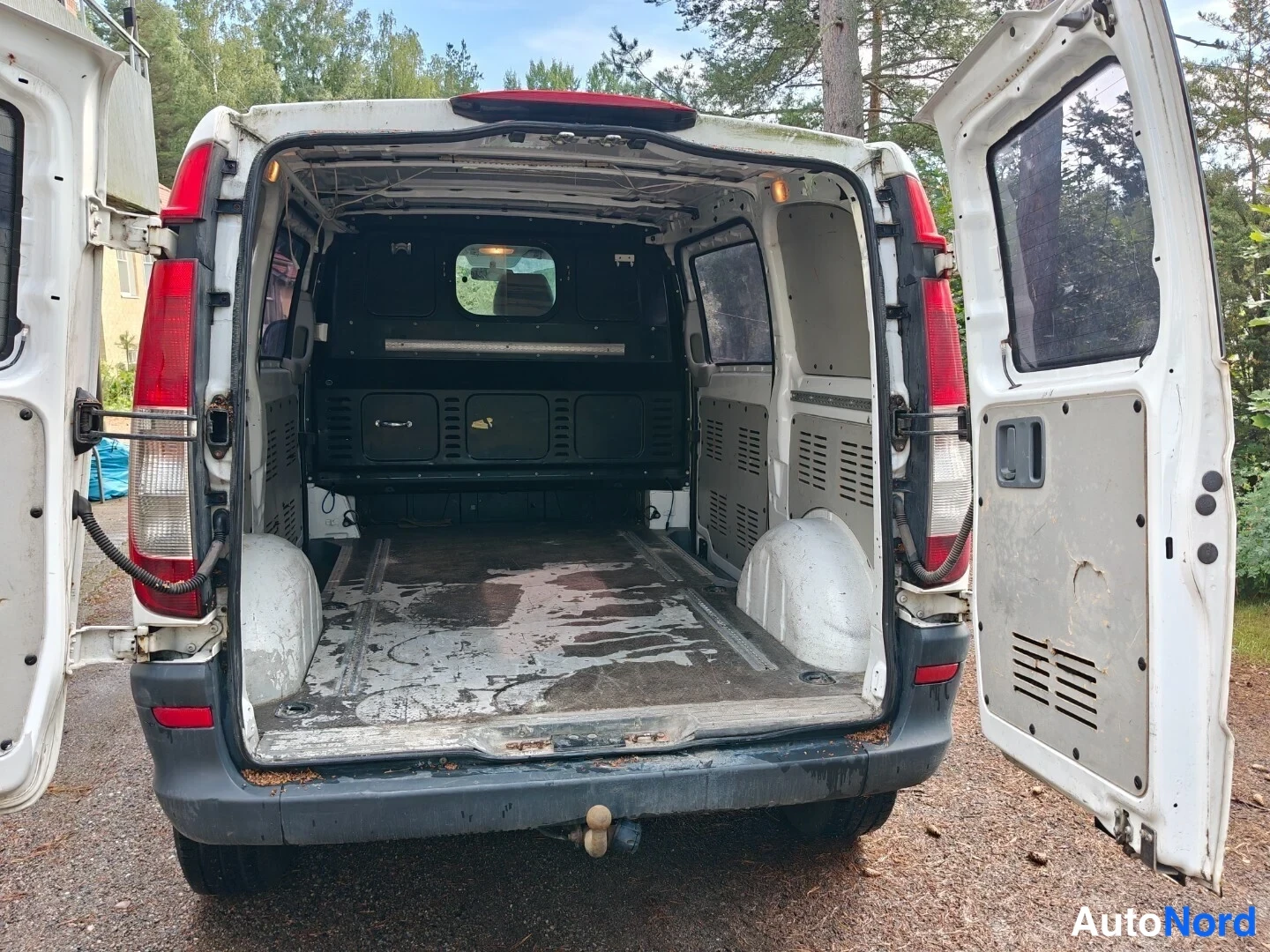Valkoinen Mercedes-Benz Vito 111 CDI 2007, takaa, kuva 10