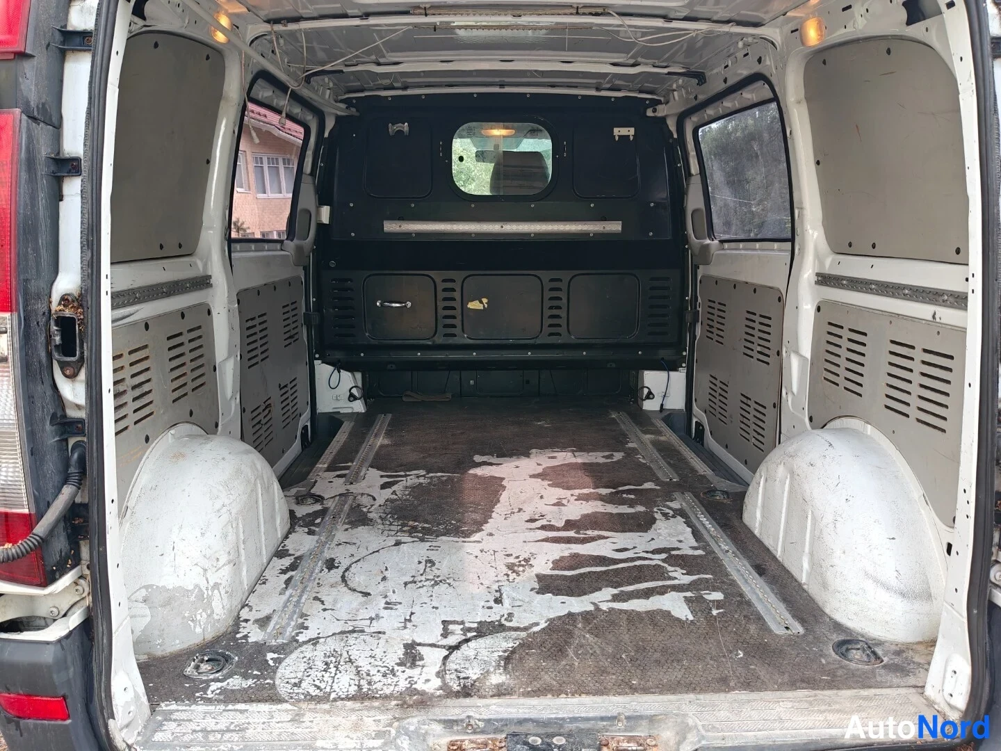 Valkoinen Mercedes-Benz Vito 111 CDI 2007, tavaratila, kuva 15