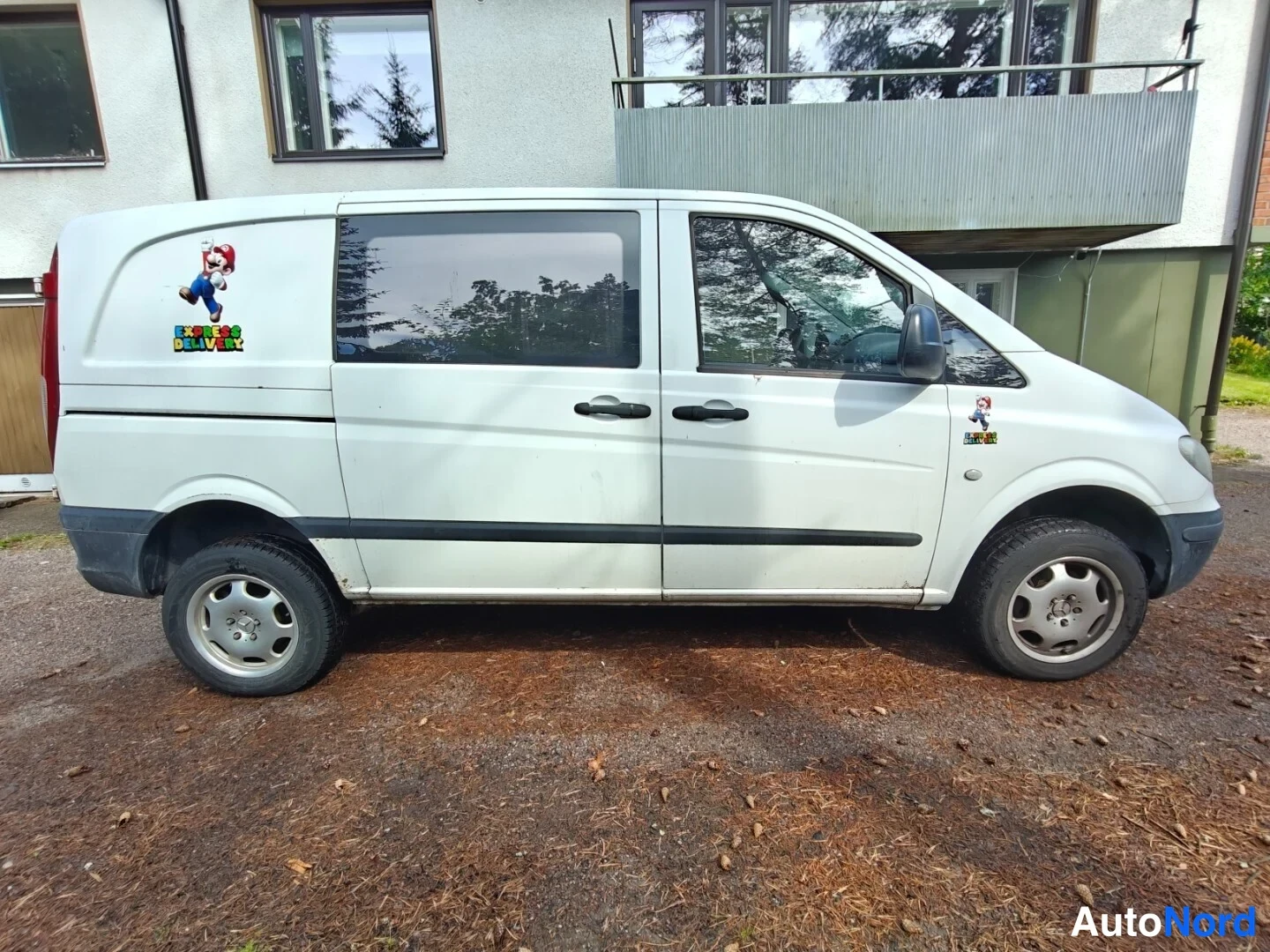 Valkoinen Mercedes-Benz Vito 111 CDI 2007, sivulta, kuva 5