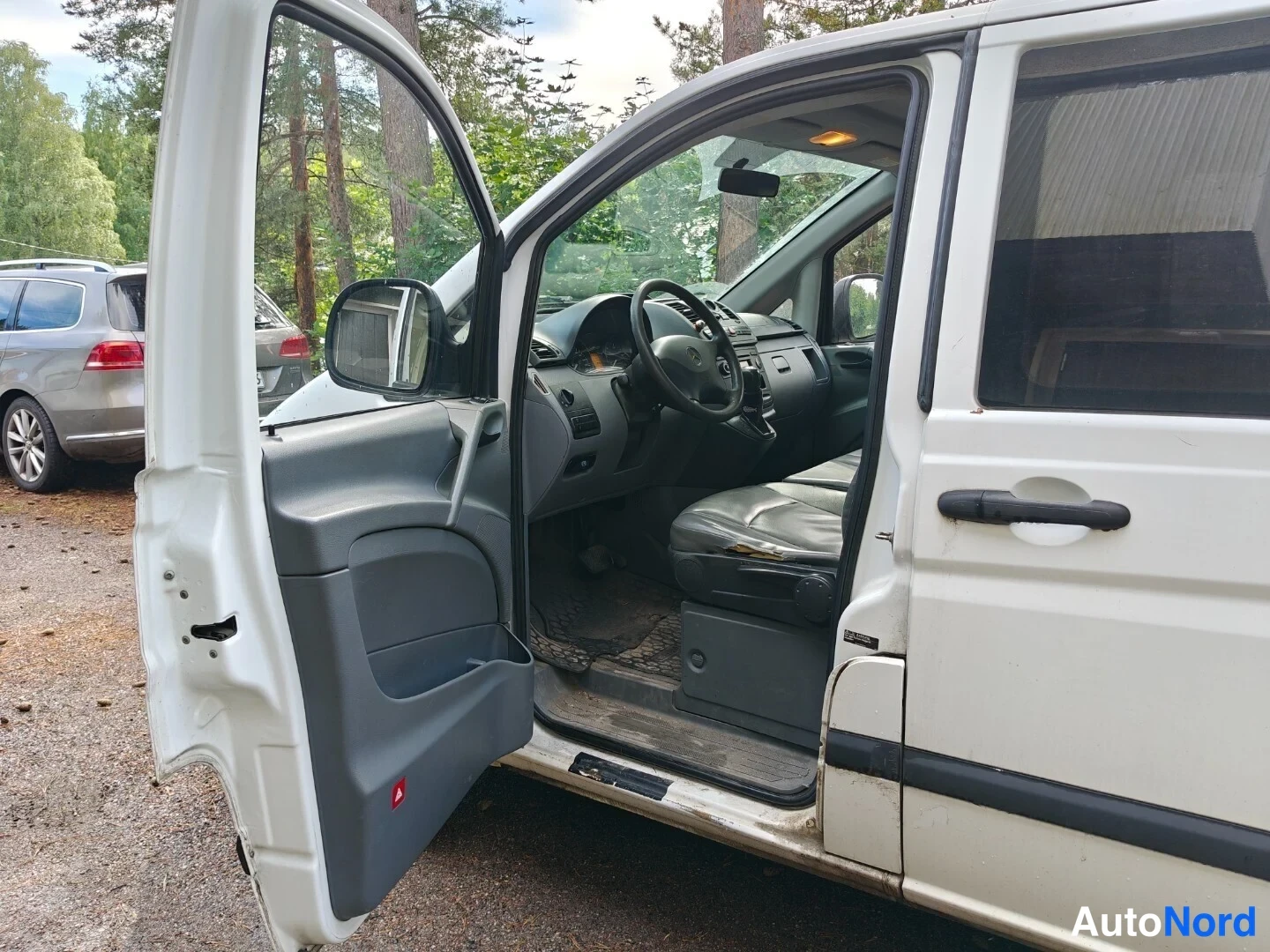 Valkoinen Mercedes-Benz Vito 111 CDI 2007, sivulta, kuva 6