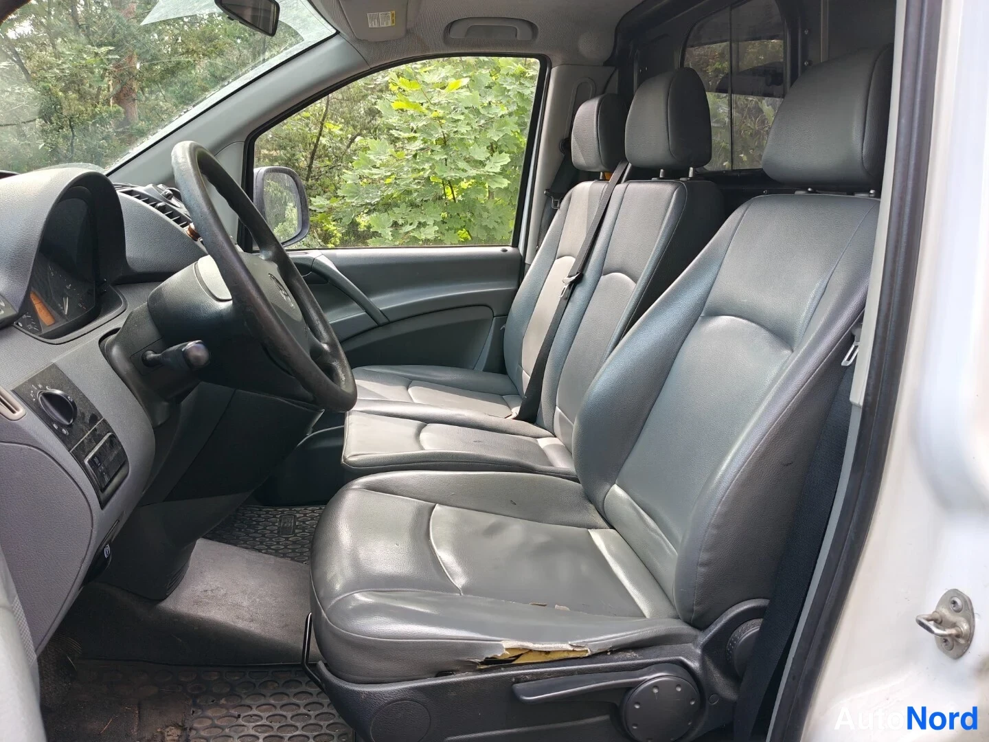 Valkoinen Mercedes-Benz Vito 111 CDI 2007, etuistuimet, kuva 13